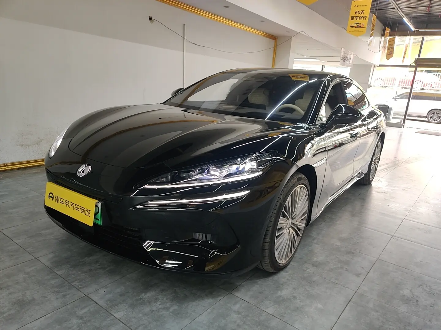 Denza Tengzhong Z9 DM  из Китая