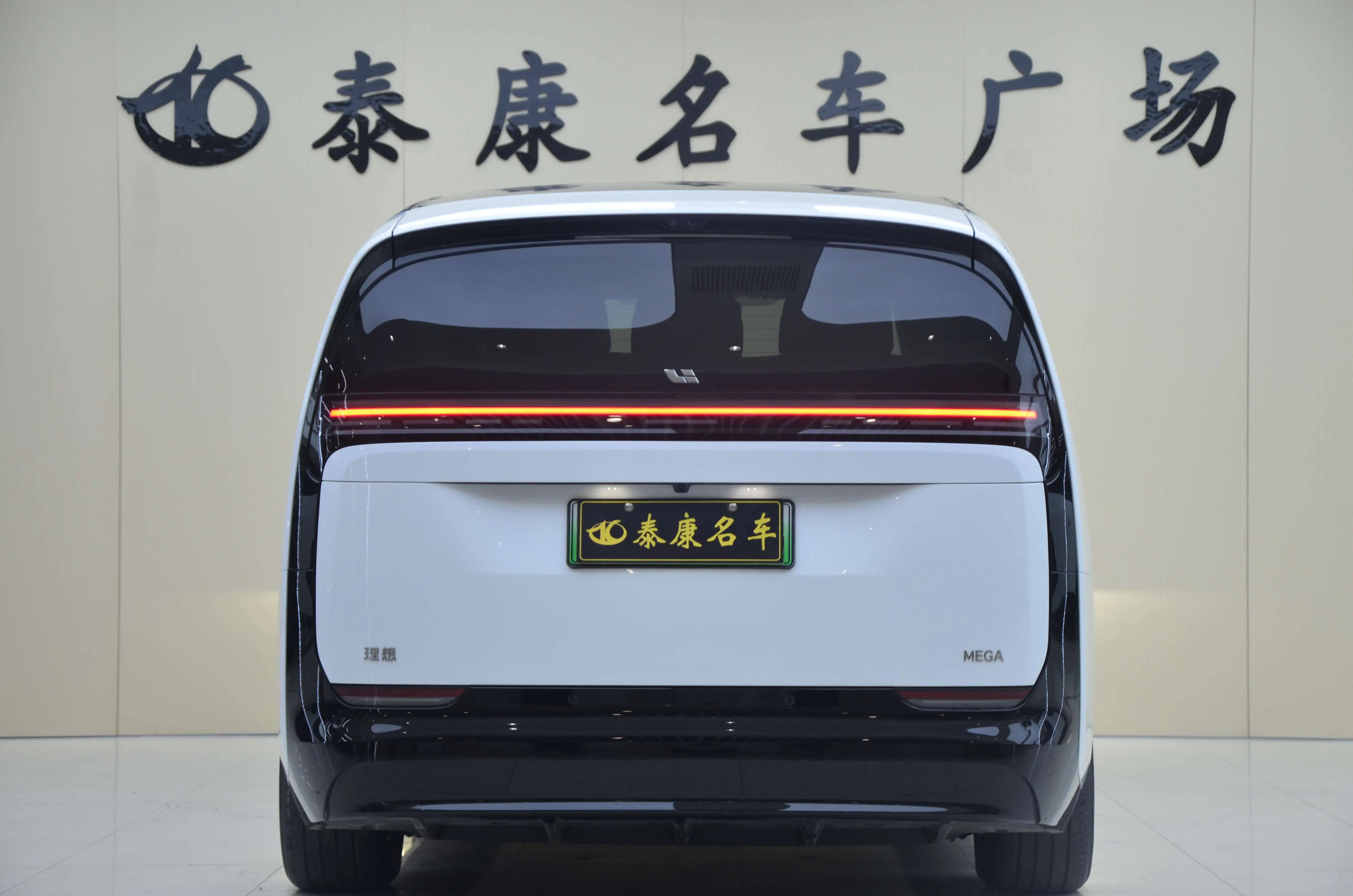 Li MEGA (Ideal MEGA)  из Китая