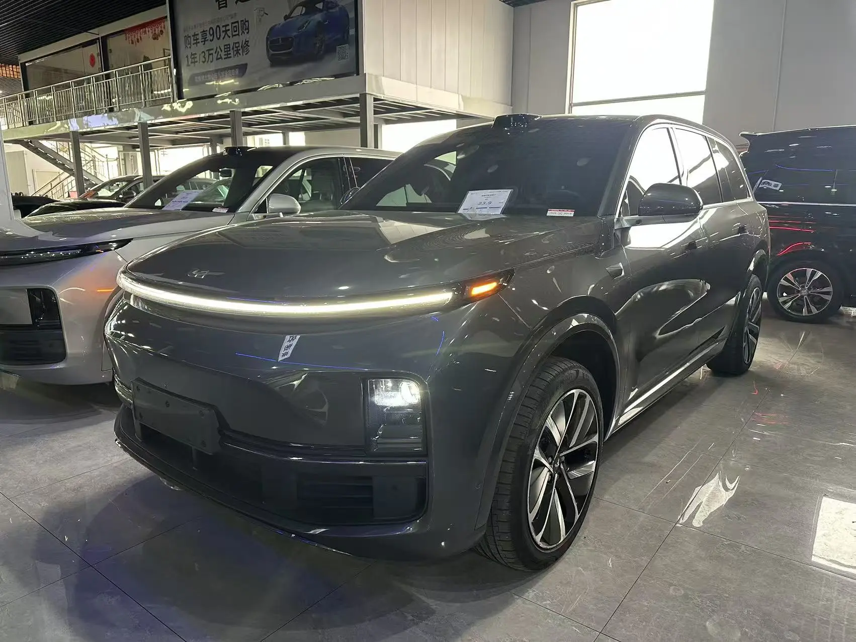 Li L9 (Ideal L9)  из Китая