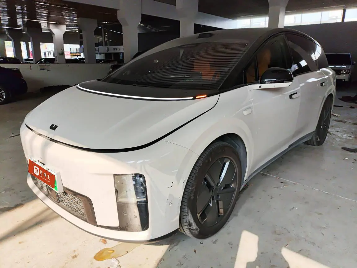 Li Ideal i8  из Китая