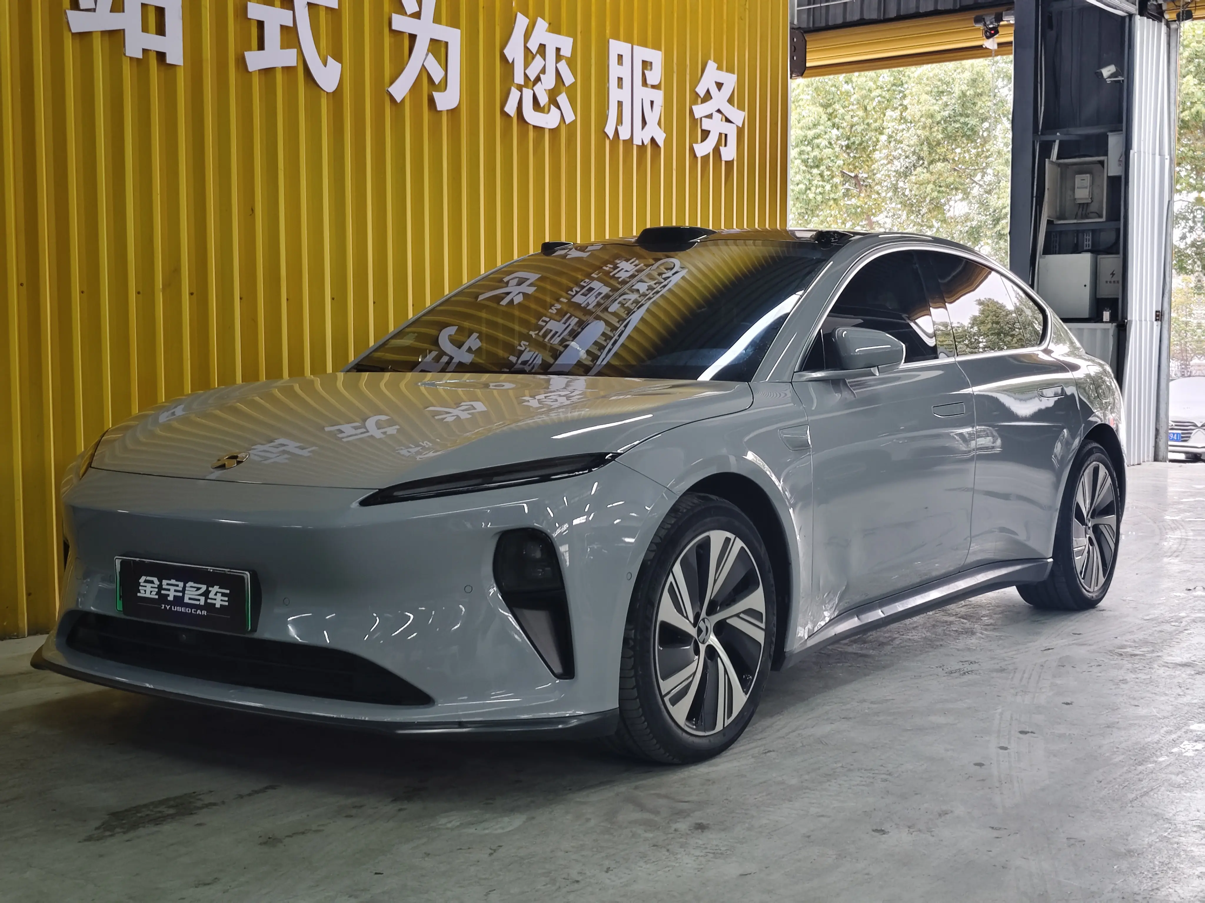 NIO ET5  из Китая
