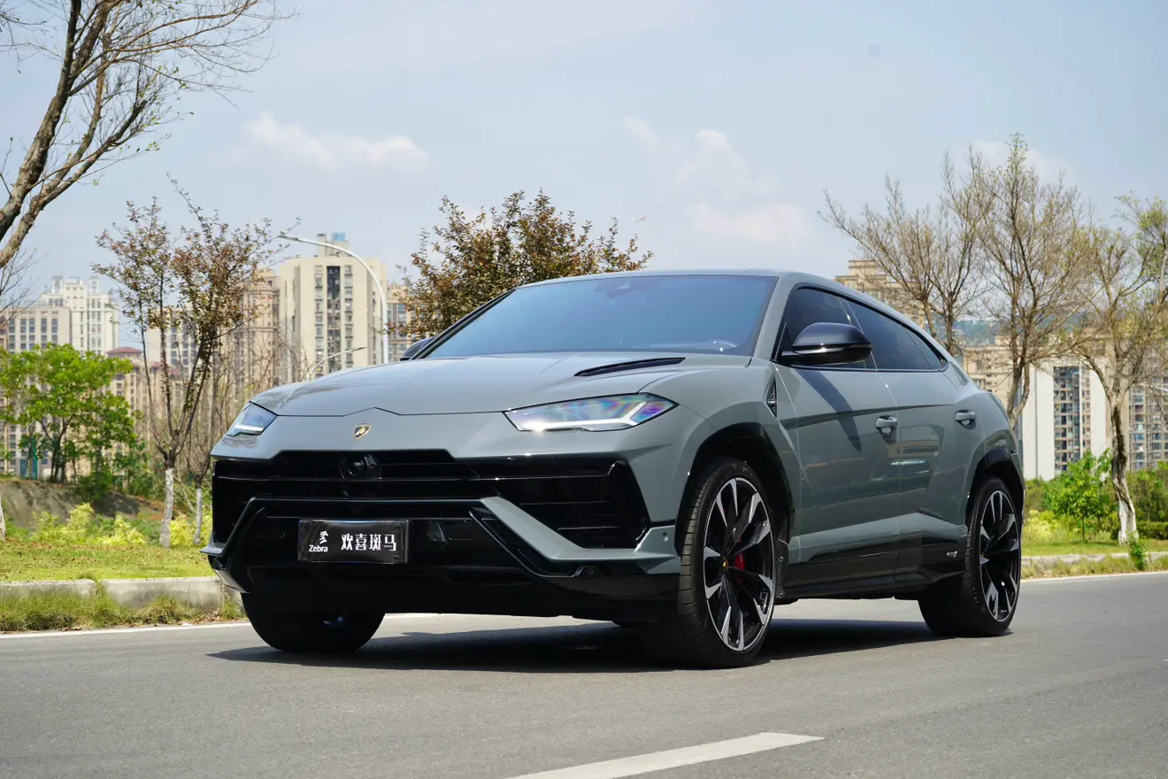 Lamborghini Urus  из Китая