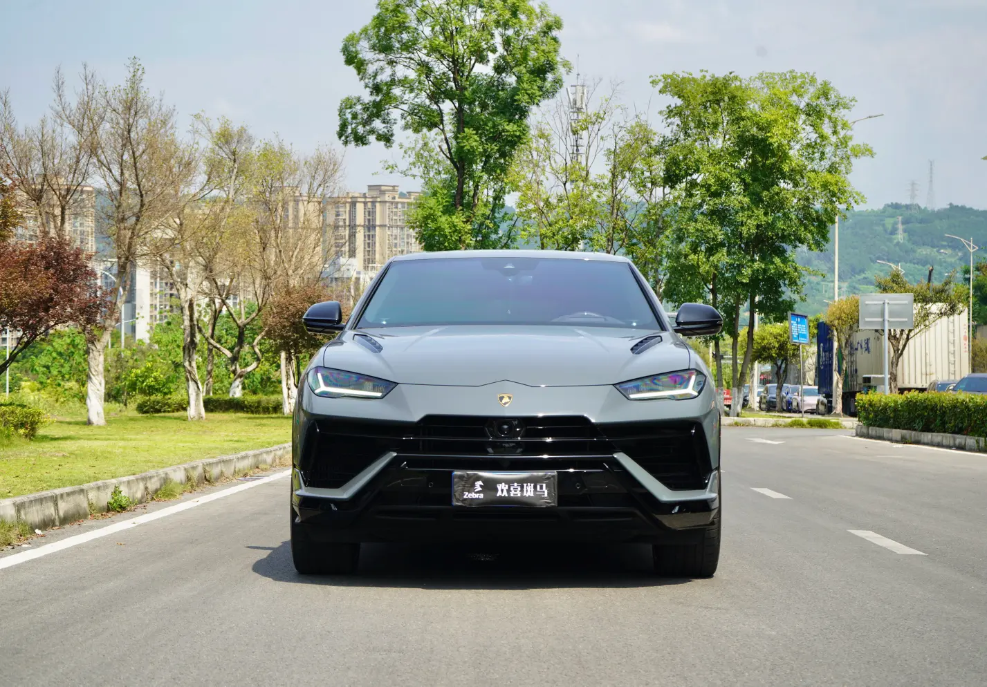 Lamborghini Urus  из Китая