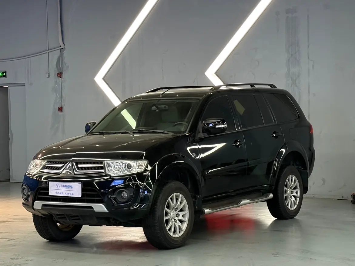 Mitsubishi Pajero Jinchang  из Китая