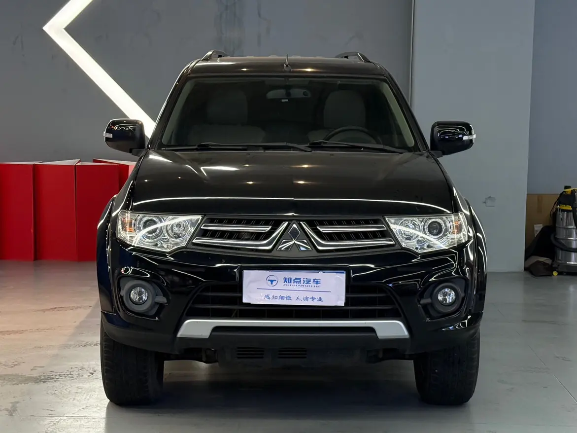 Mitsubishi Pajero Jinchang  из Китая