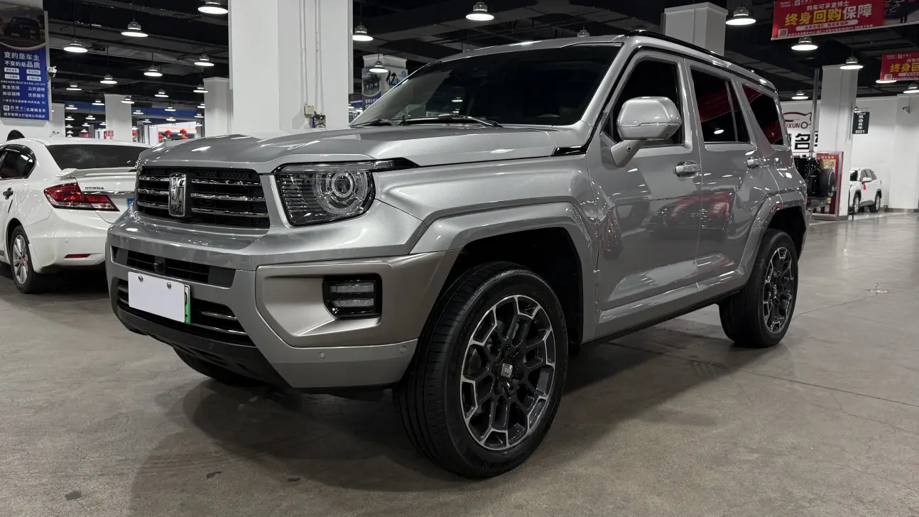 Tank 700 Hi4-T  из Китая