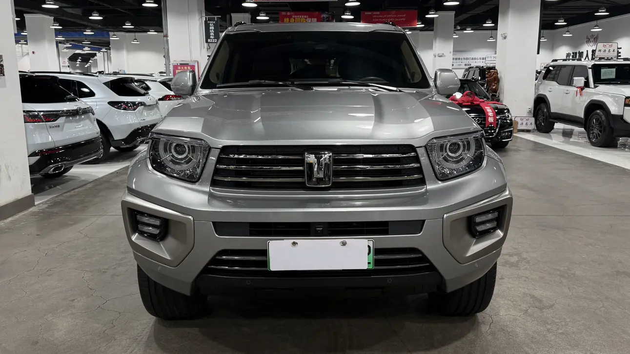 Tank 700 Hi4-T  из Китая