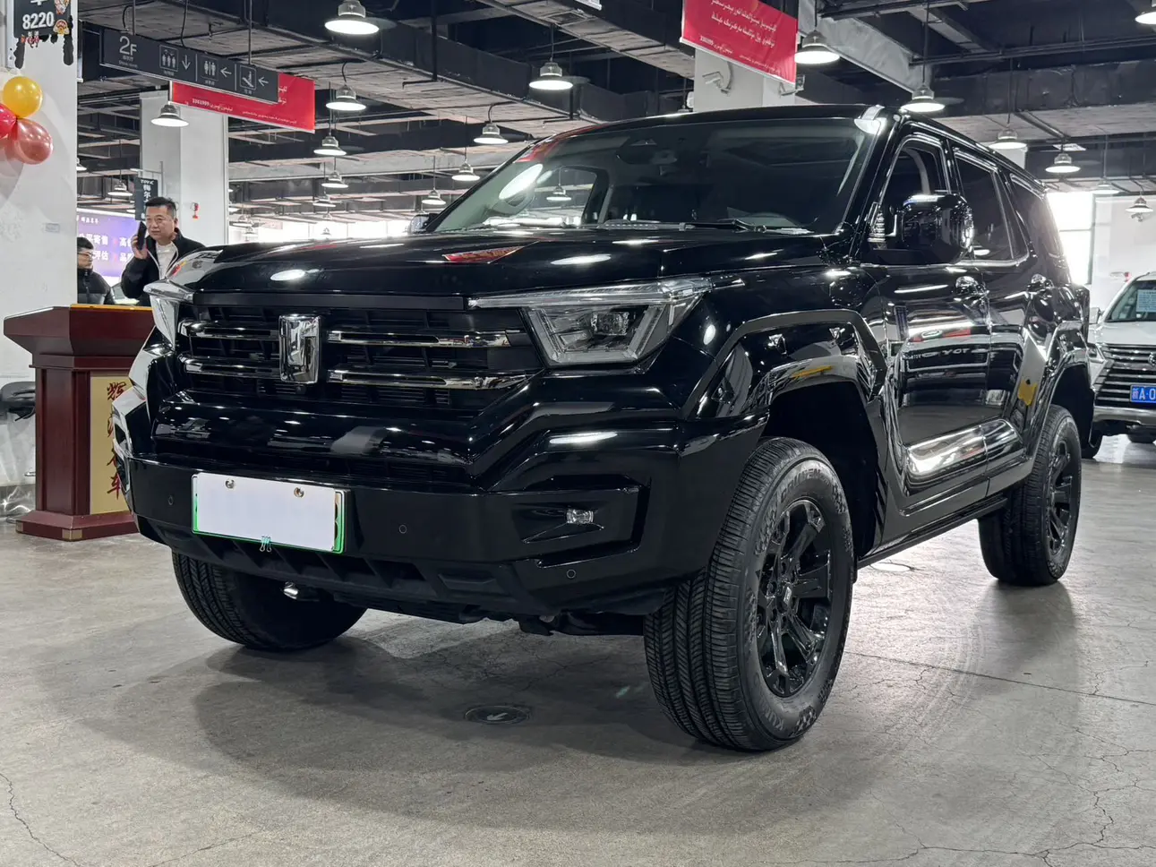 Tank 400 Hi4-T  из Китая