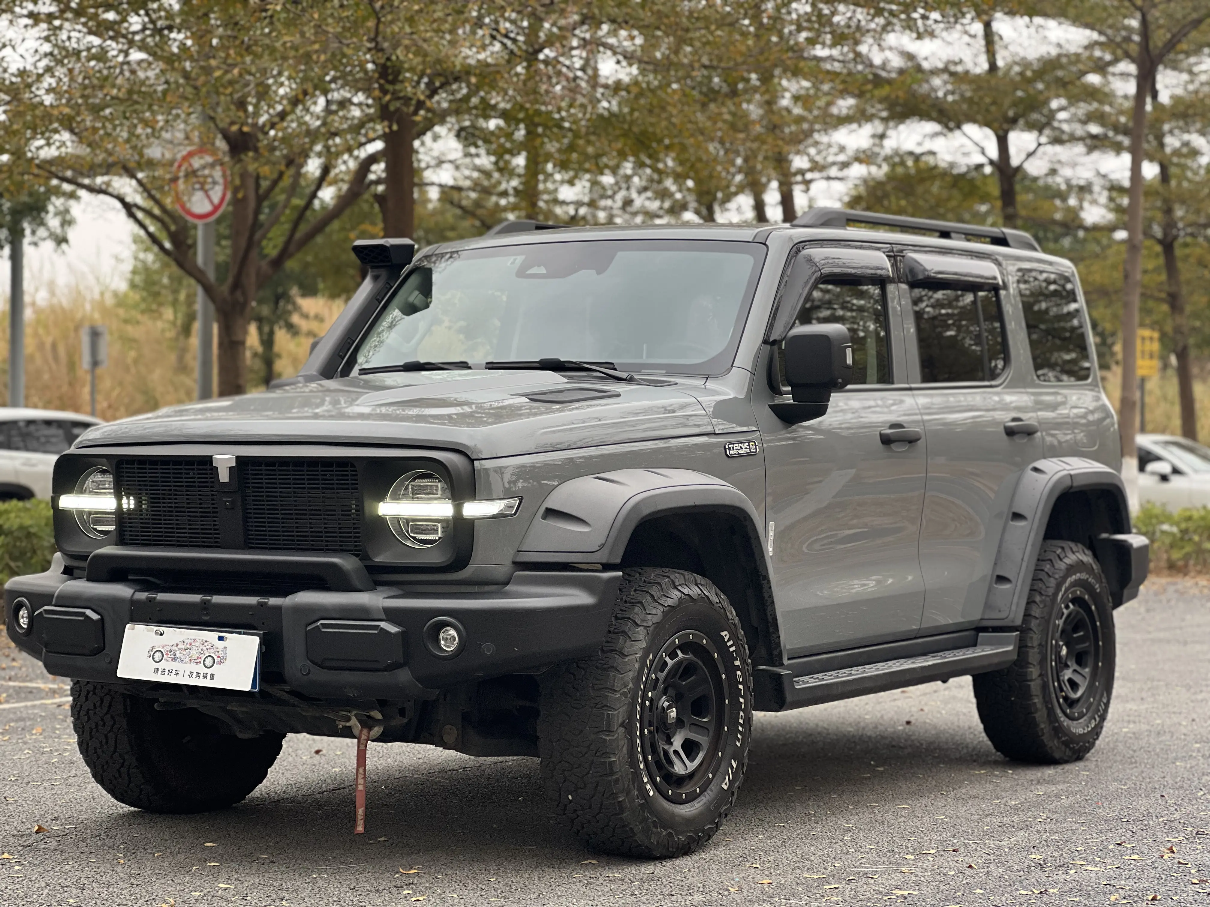 Tank 300  из Китая