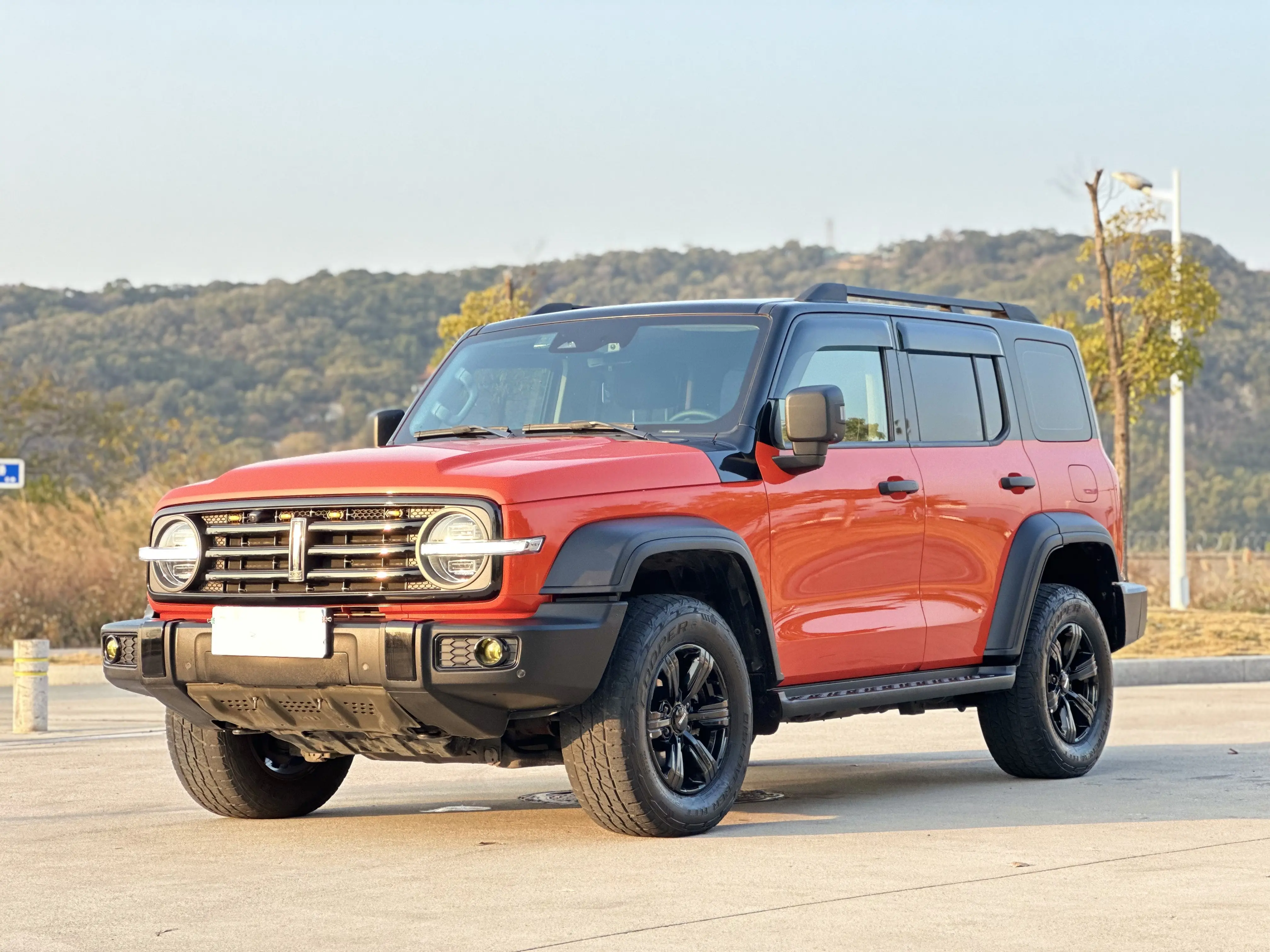 Tank 300  из Китая