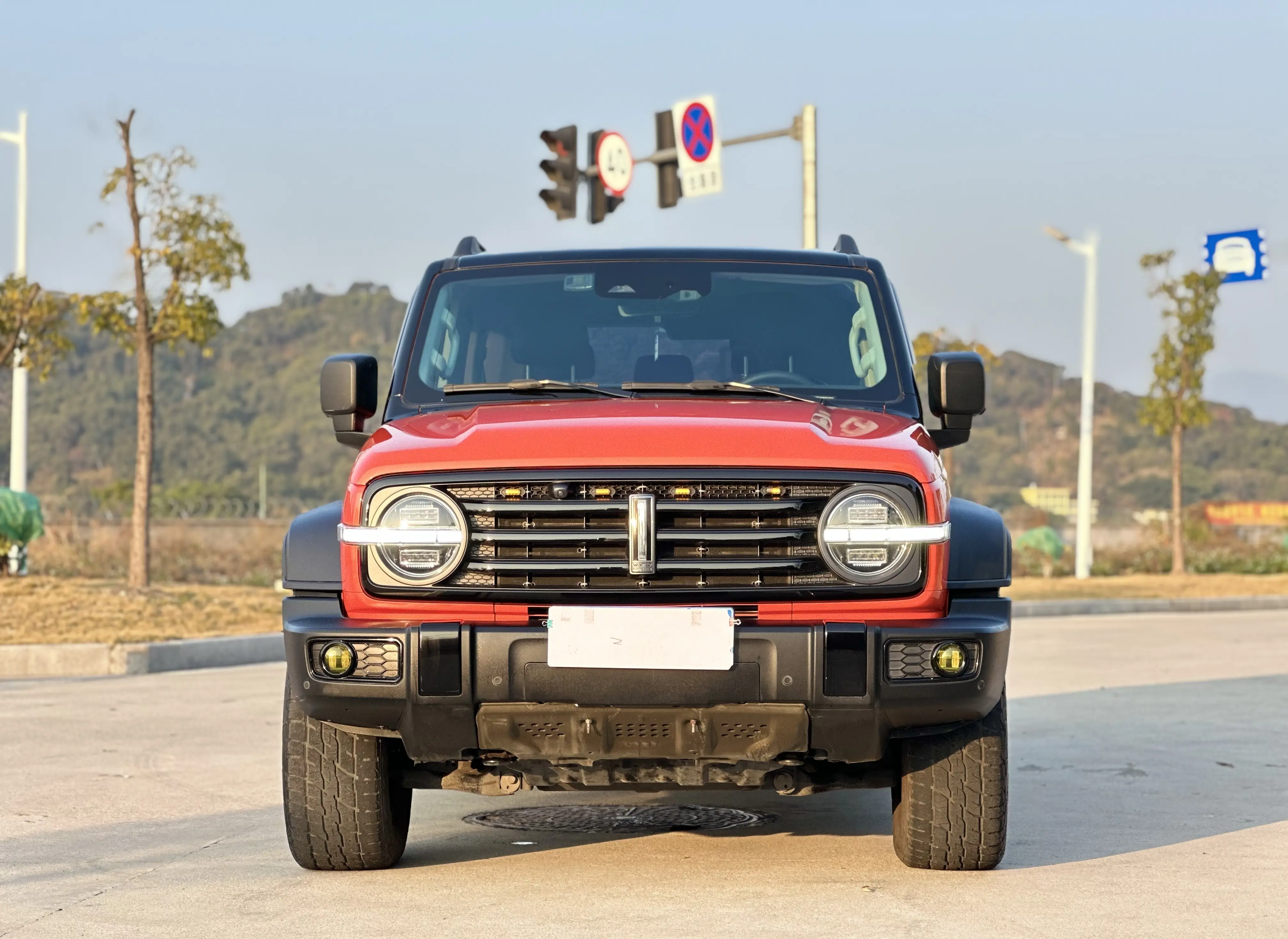 Tank 300  из Китая