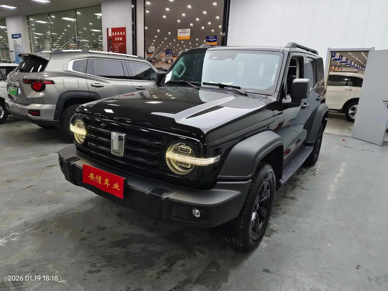 Tank 300  из Китая