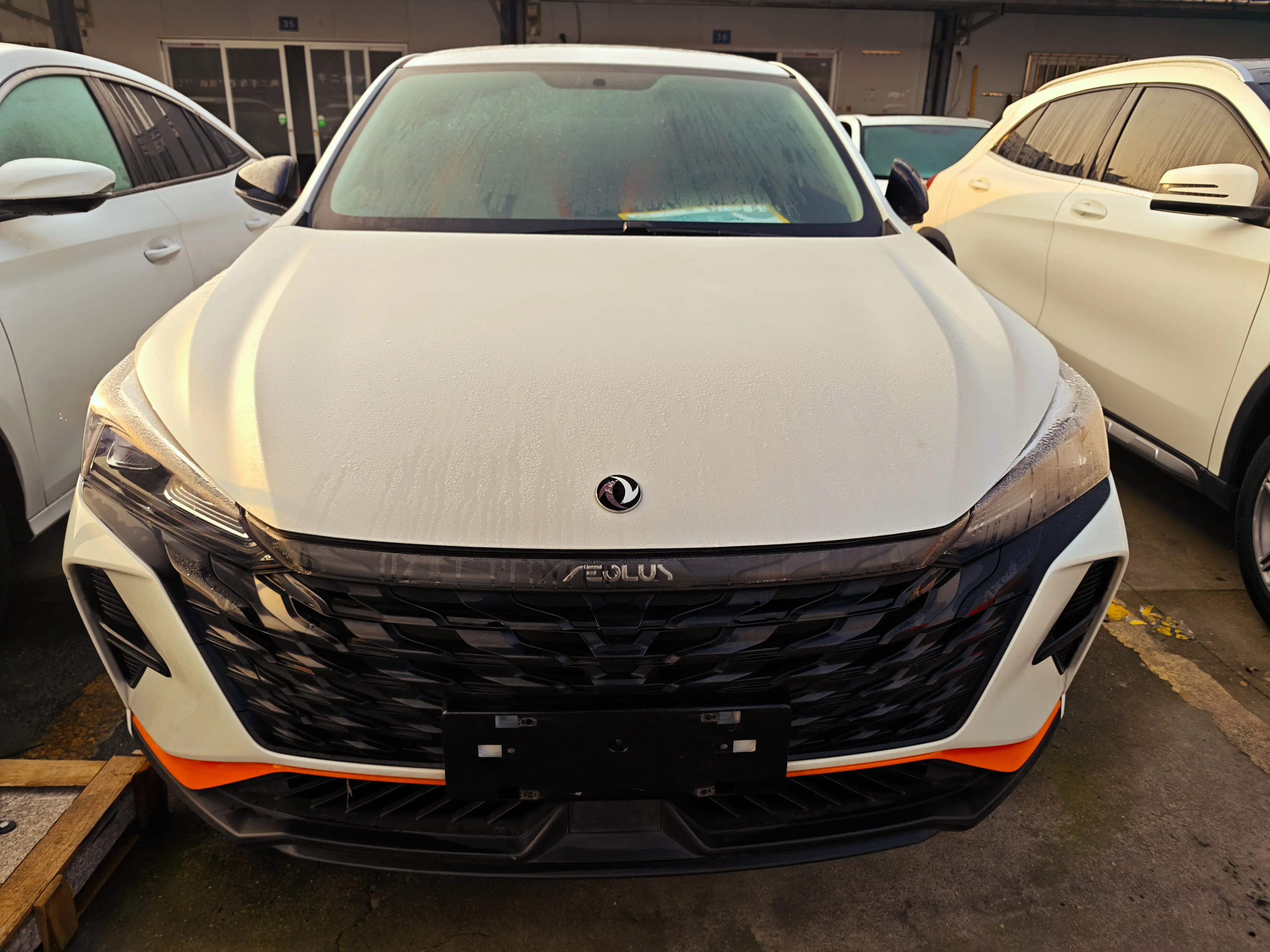 Dongfeng Yixuan  из Китая