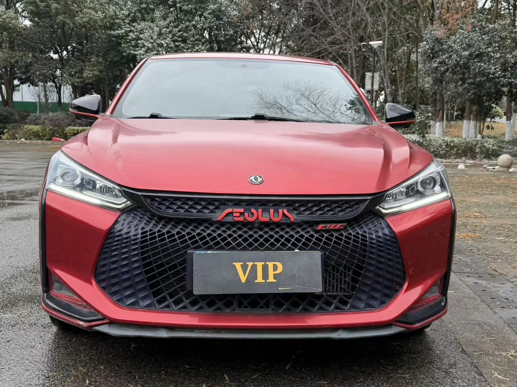 Dongfeng Yixuan  из Китая