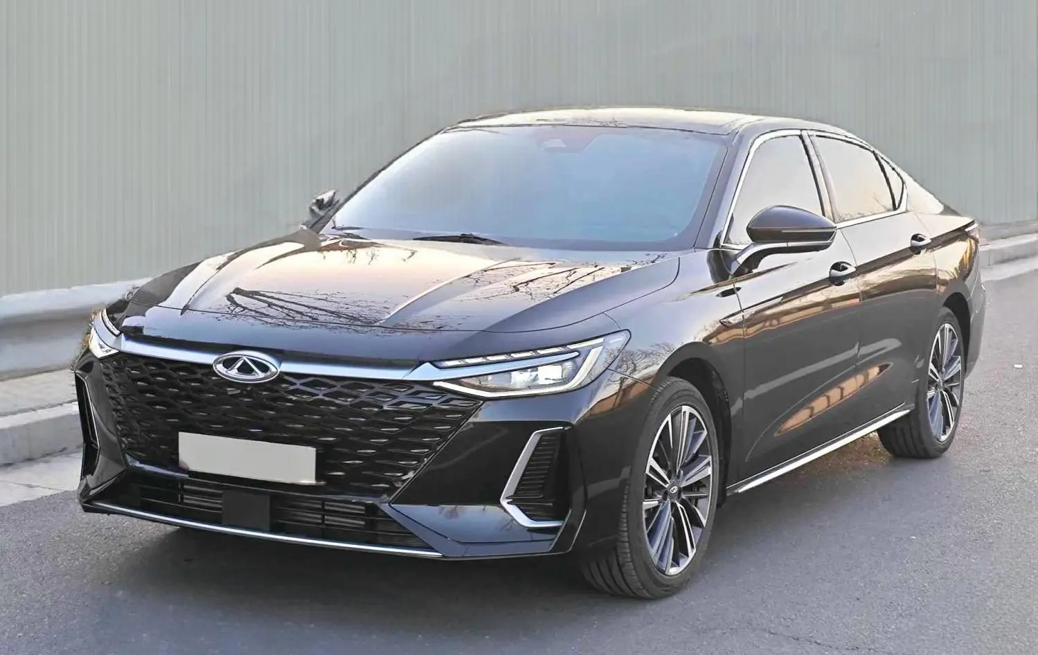 Chery Arrizo 8  из Китая