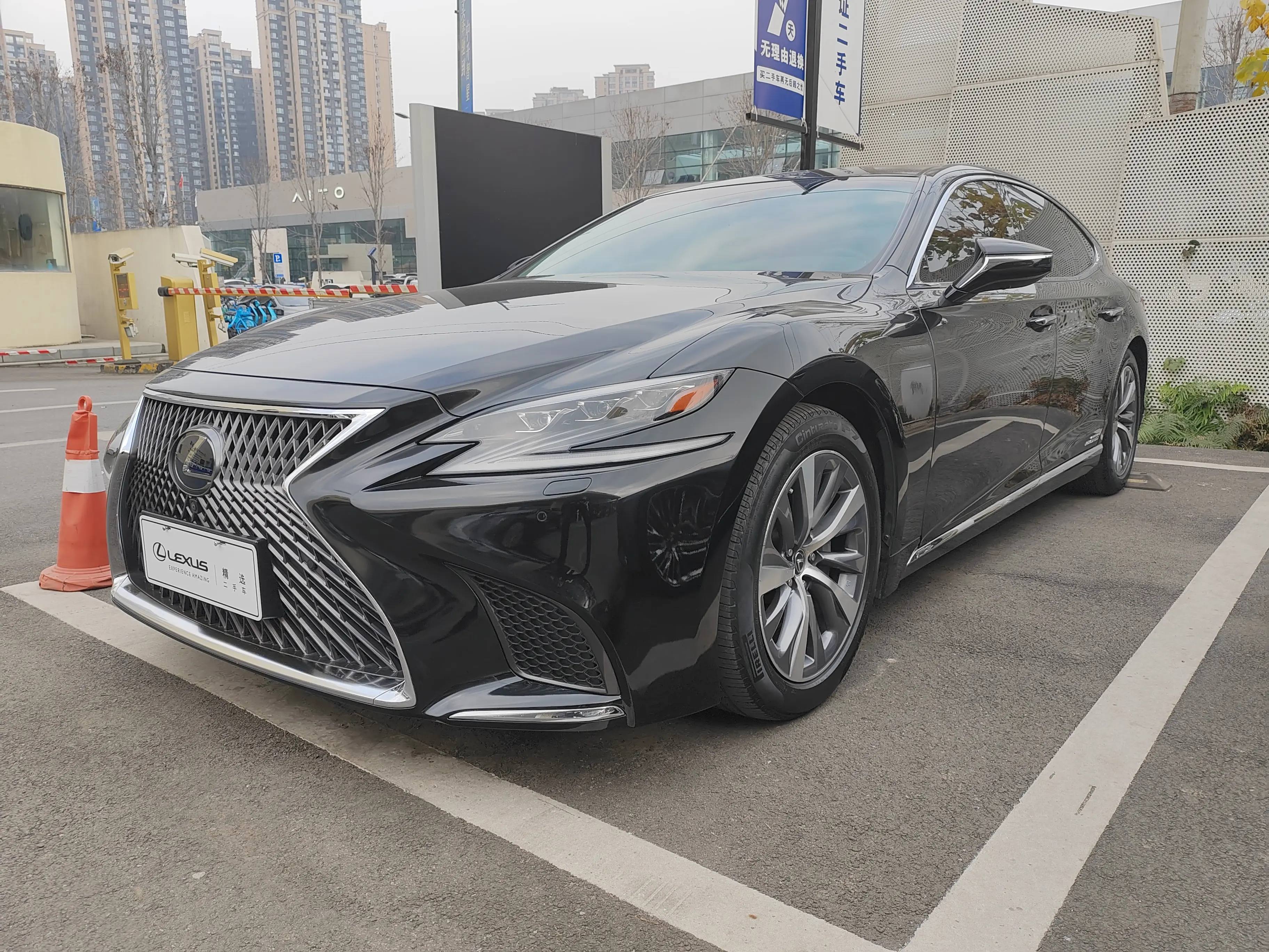 Lexus LS  из Китая