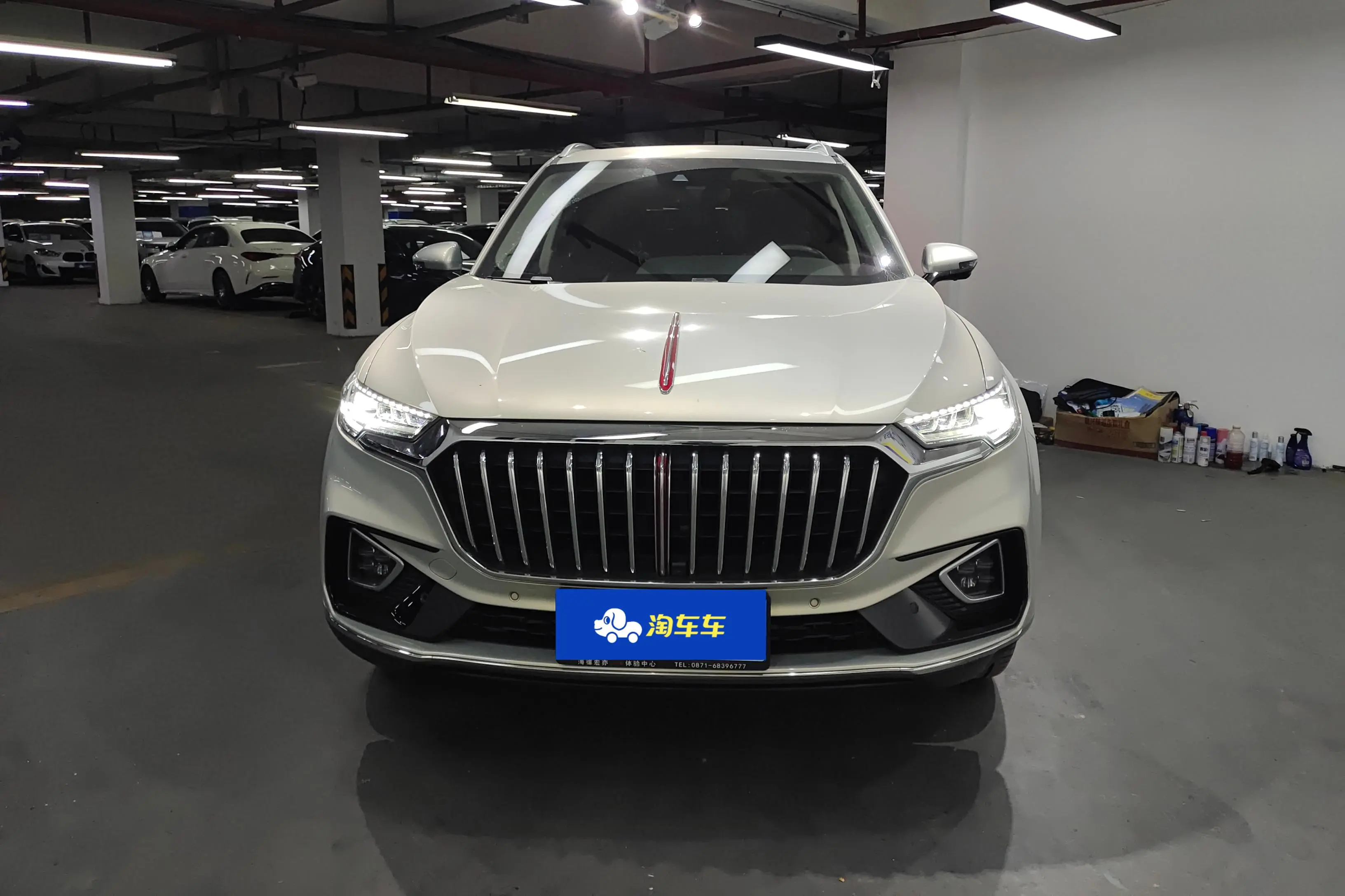 Hongqi HS5  из Китая