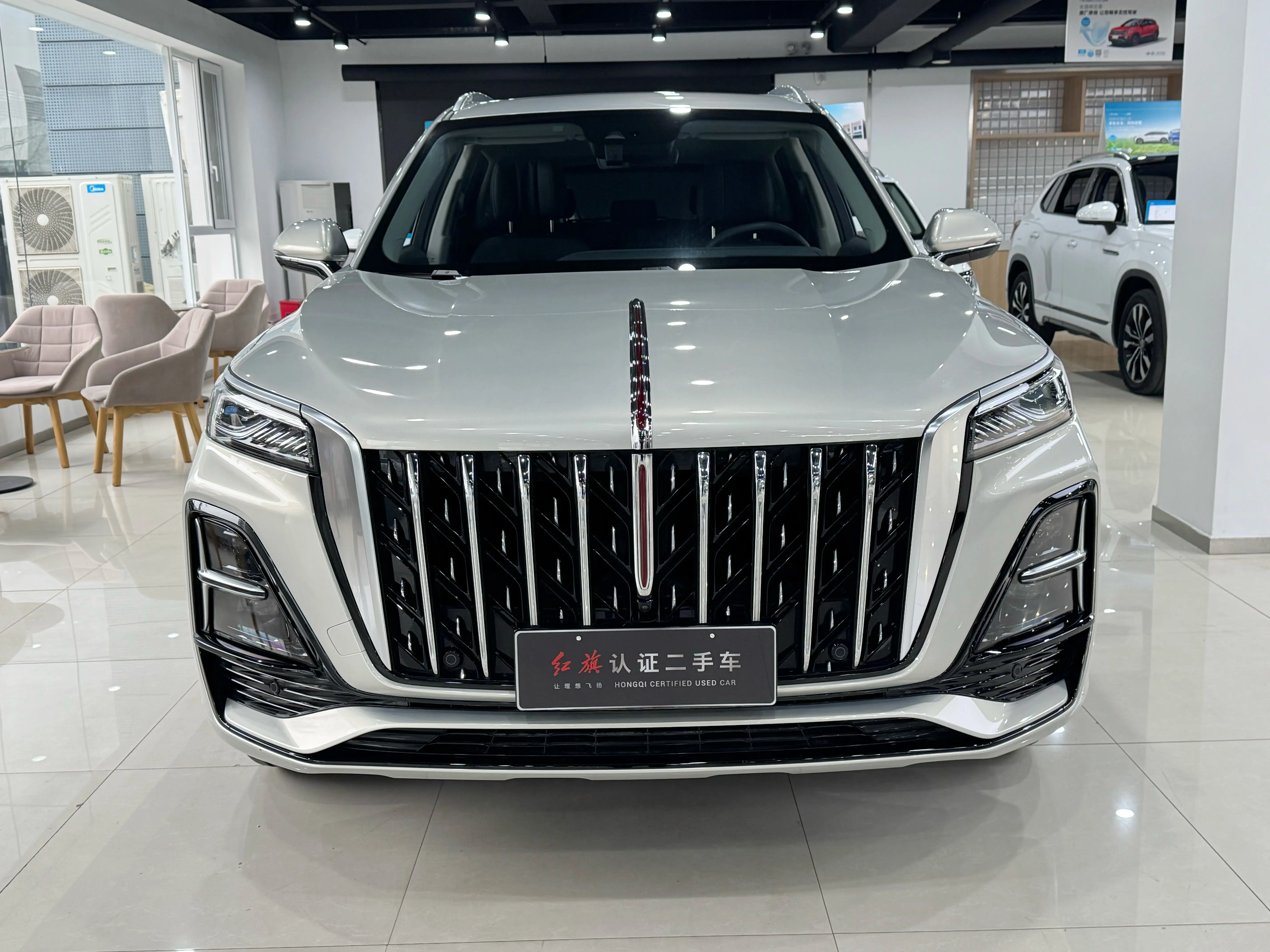 Hongqi HS5  из Китая