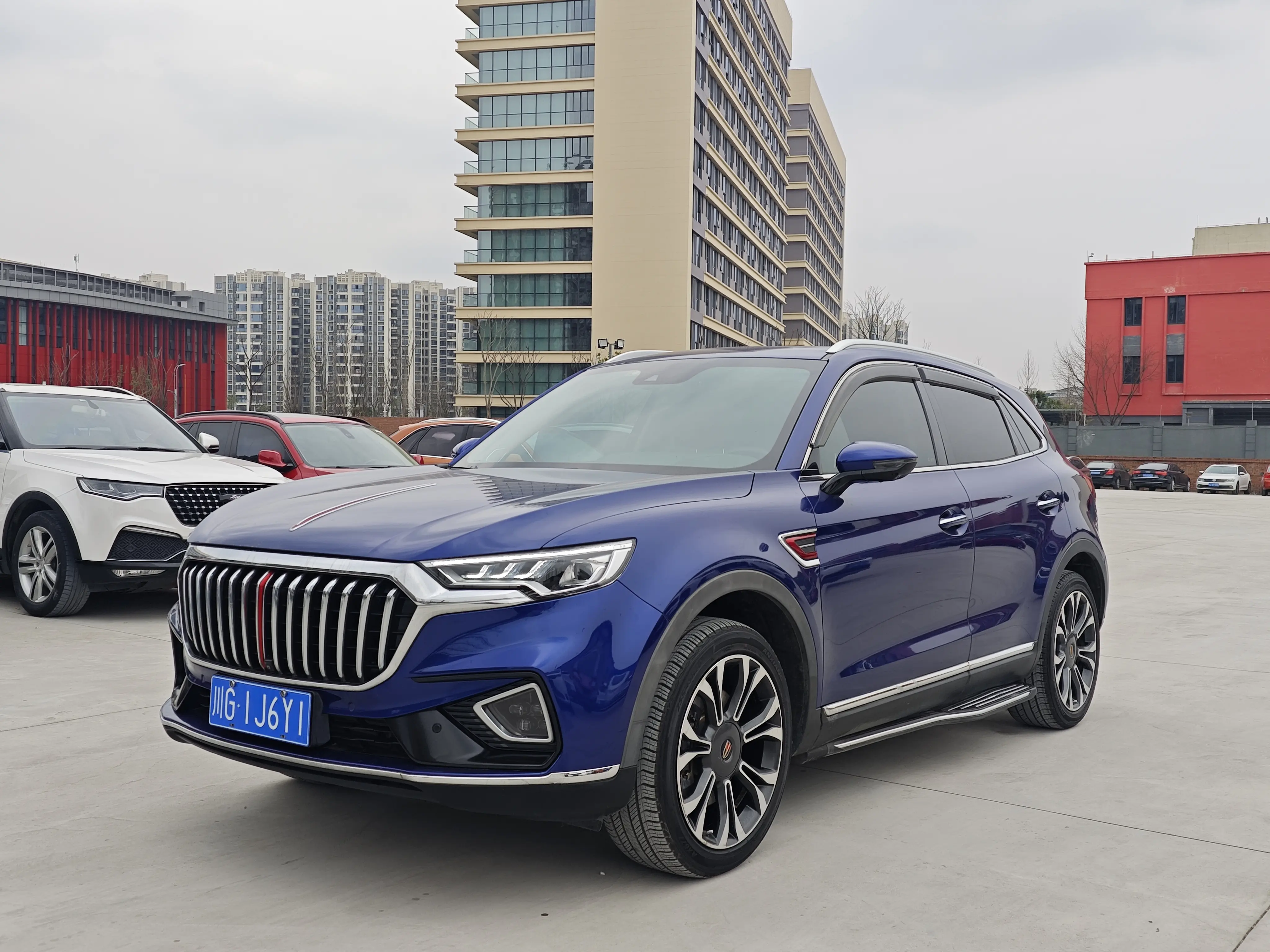 Hongqi HS5  из Китая