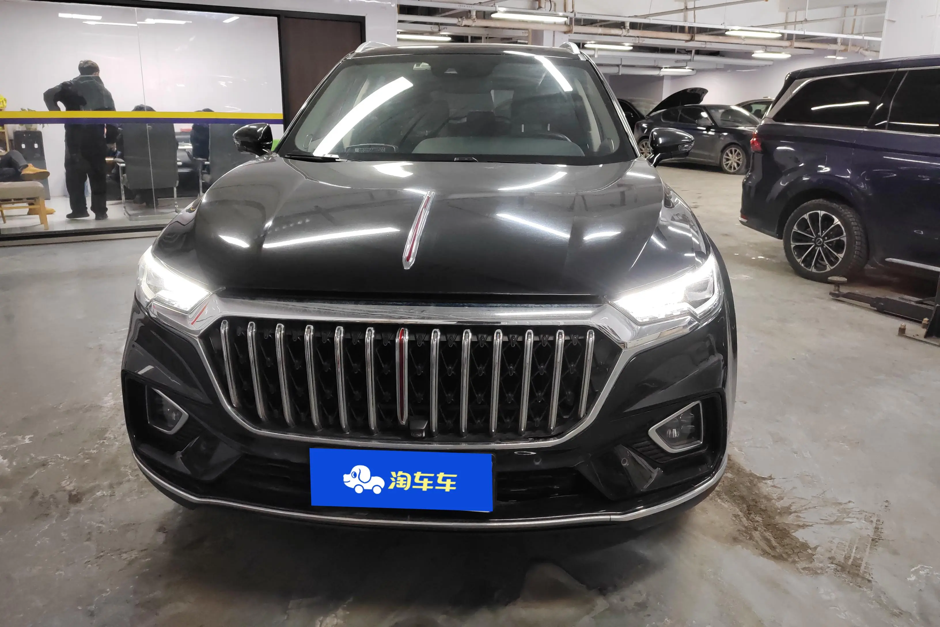 Hongqi HS5  из Китая