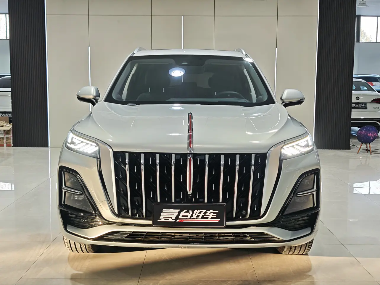 Hongqi HS5  из Китая