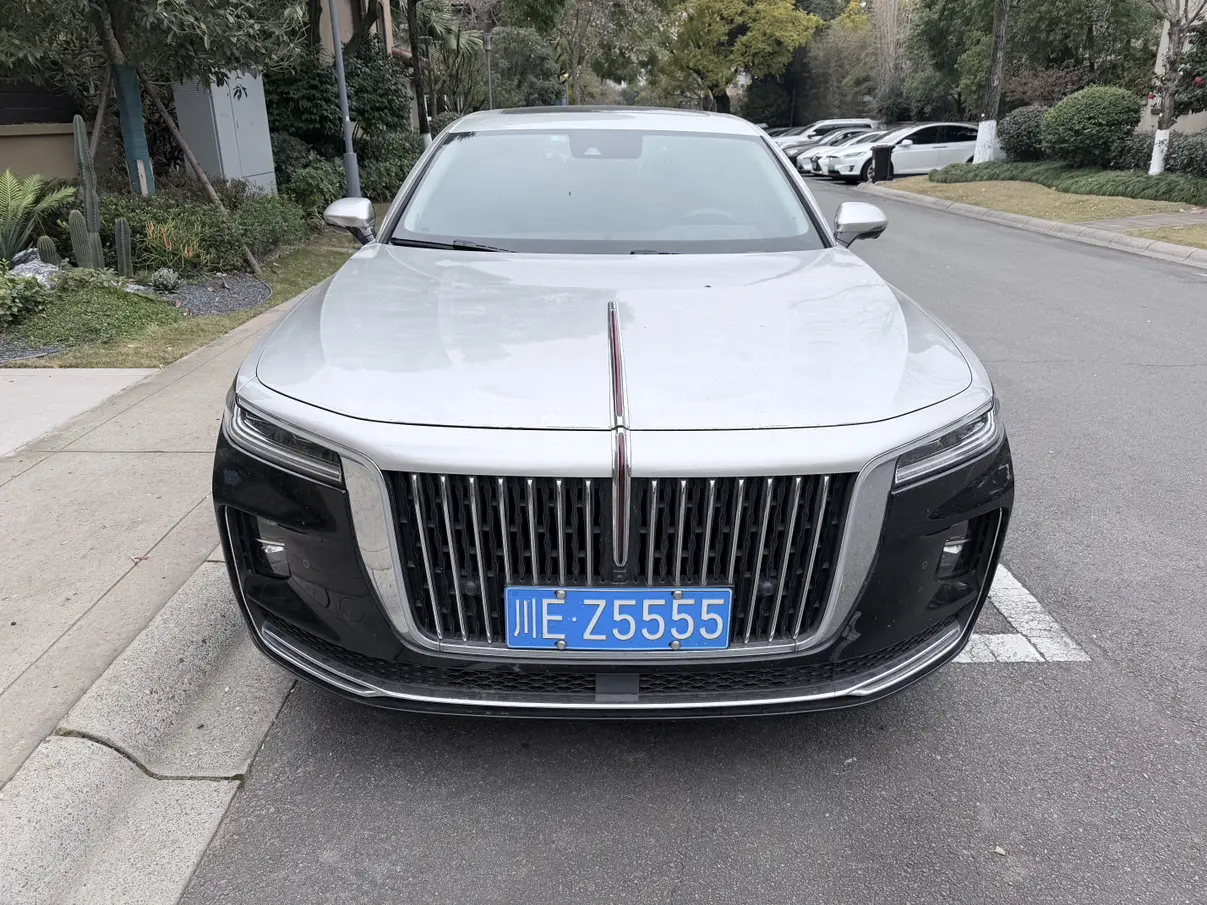 Hongqi H9  из Китая