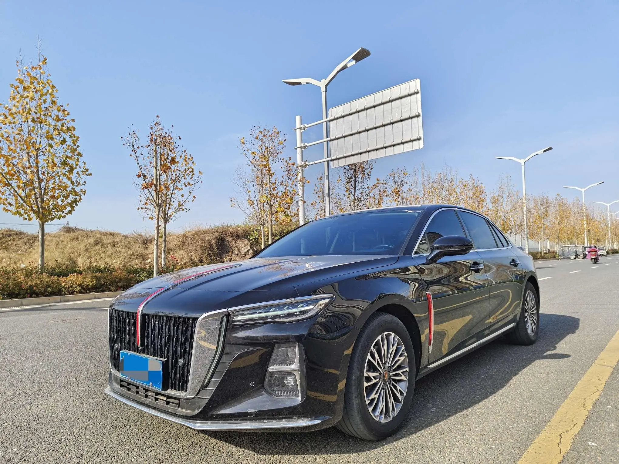 Hongqi H5  из Китая