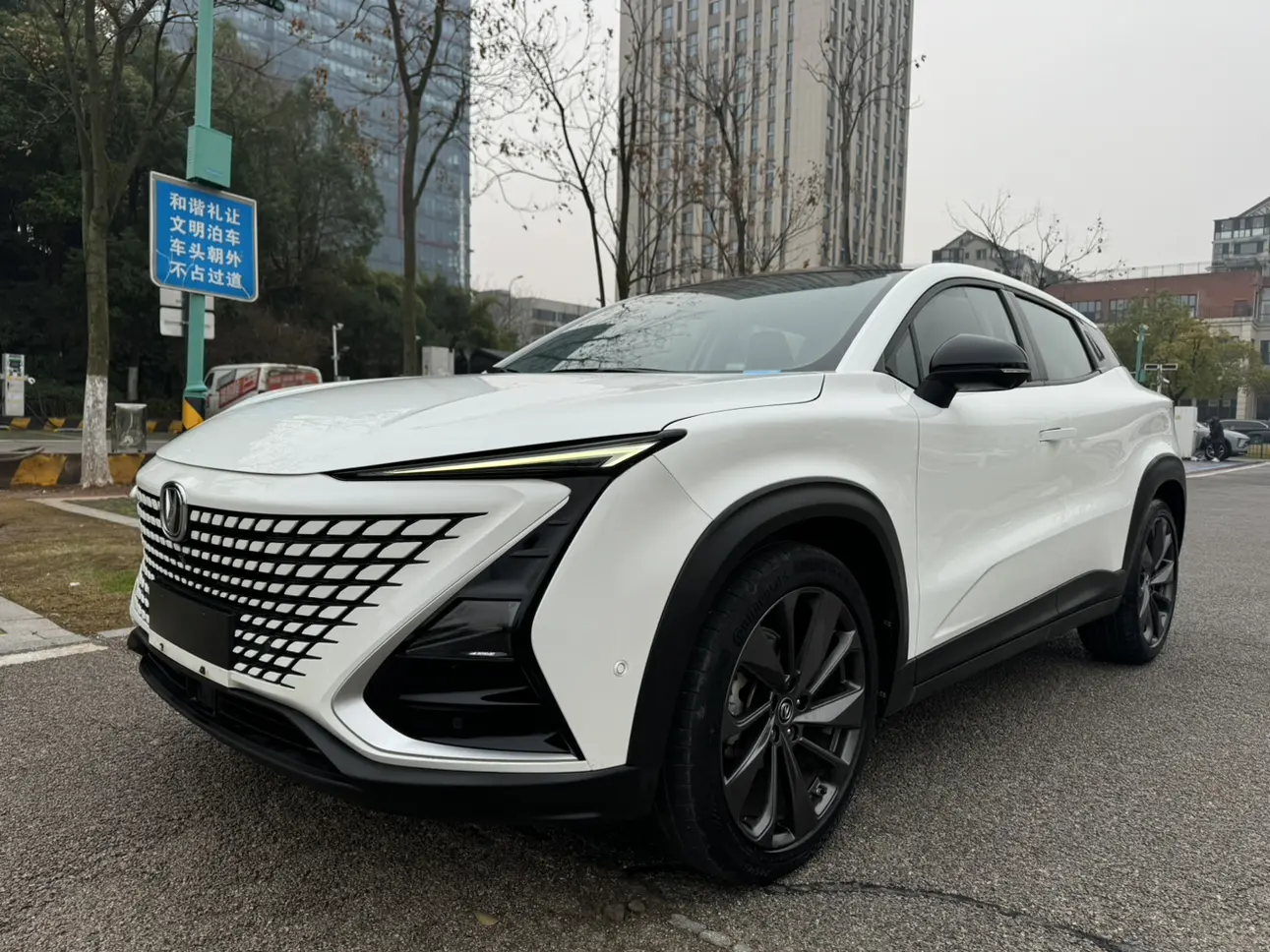 Changan UNI-T  из Китая