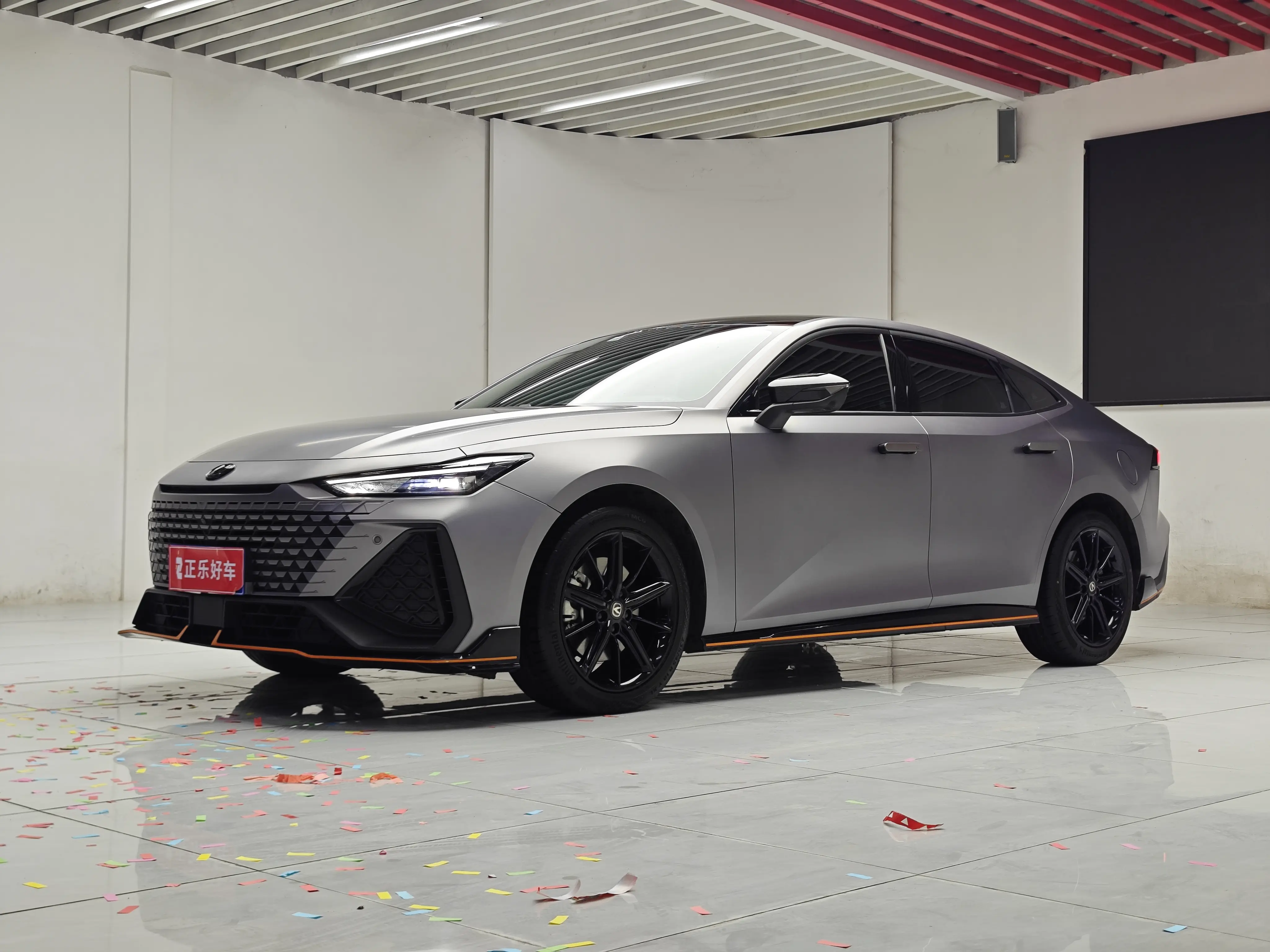 Changan UNI-V  из Китая