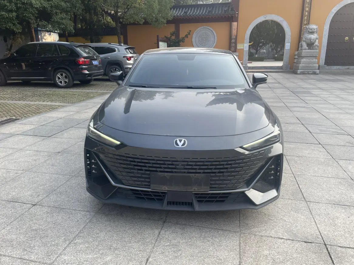 Changan UNI-V  из Китая