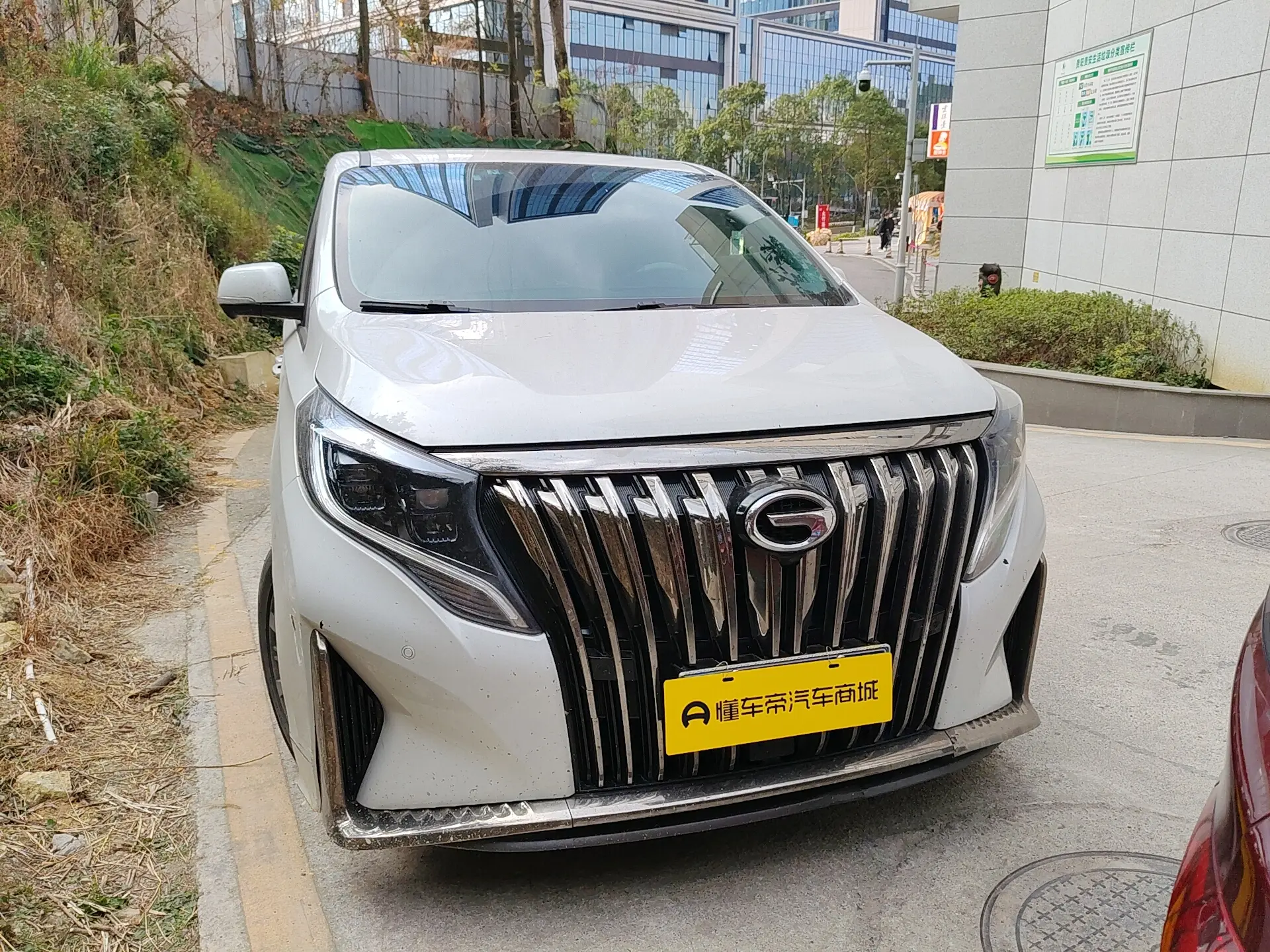 GAC Trumpchi M8  из Китая