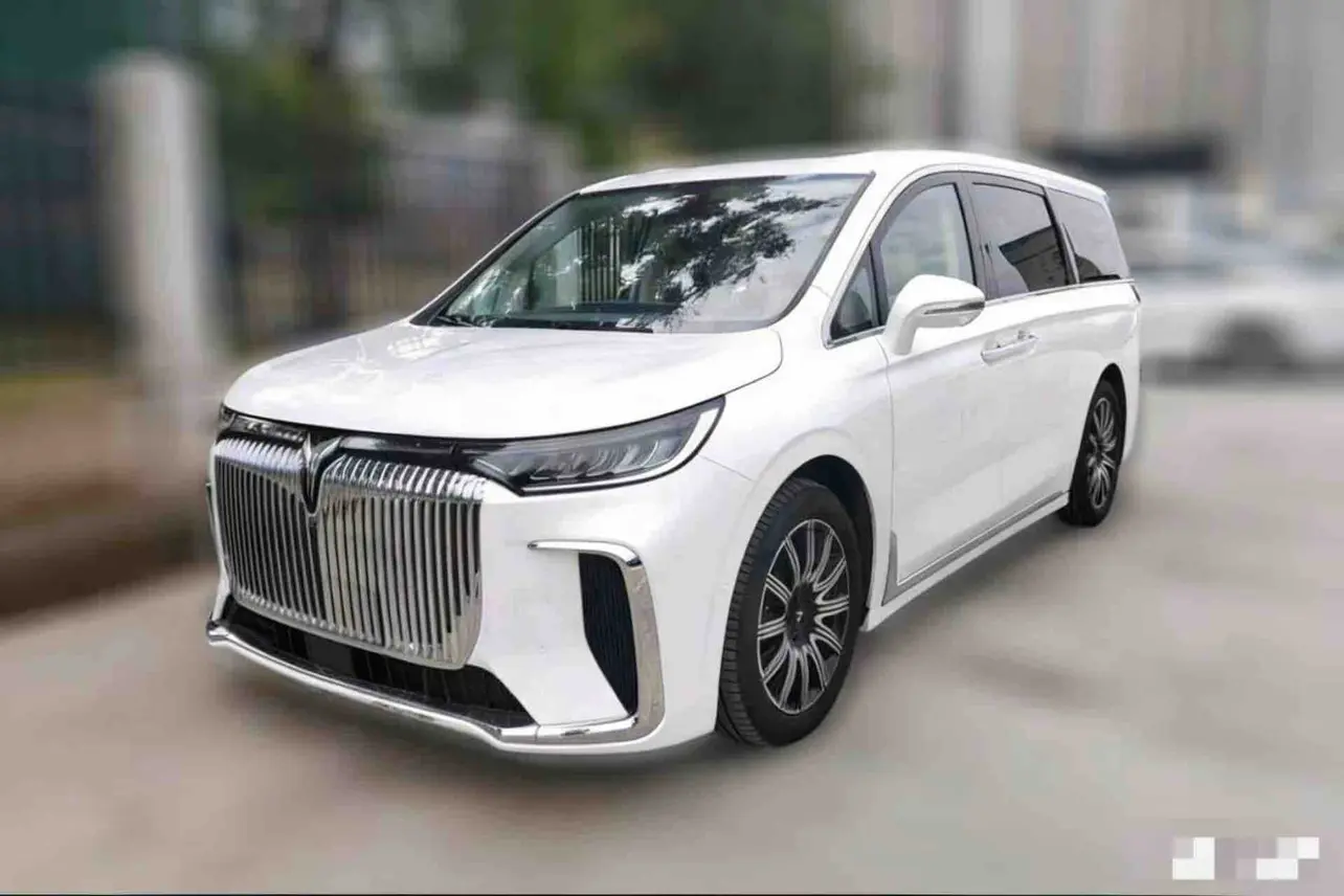 Voyah Lantu Dreamer EV  из Китая