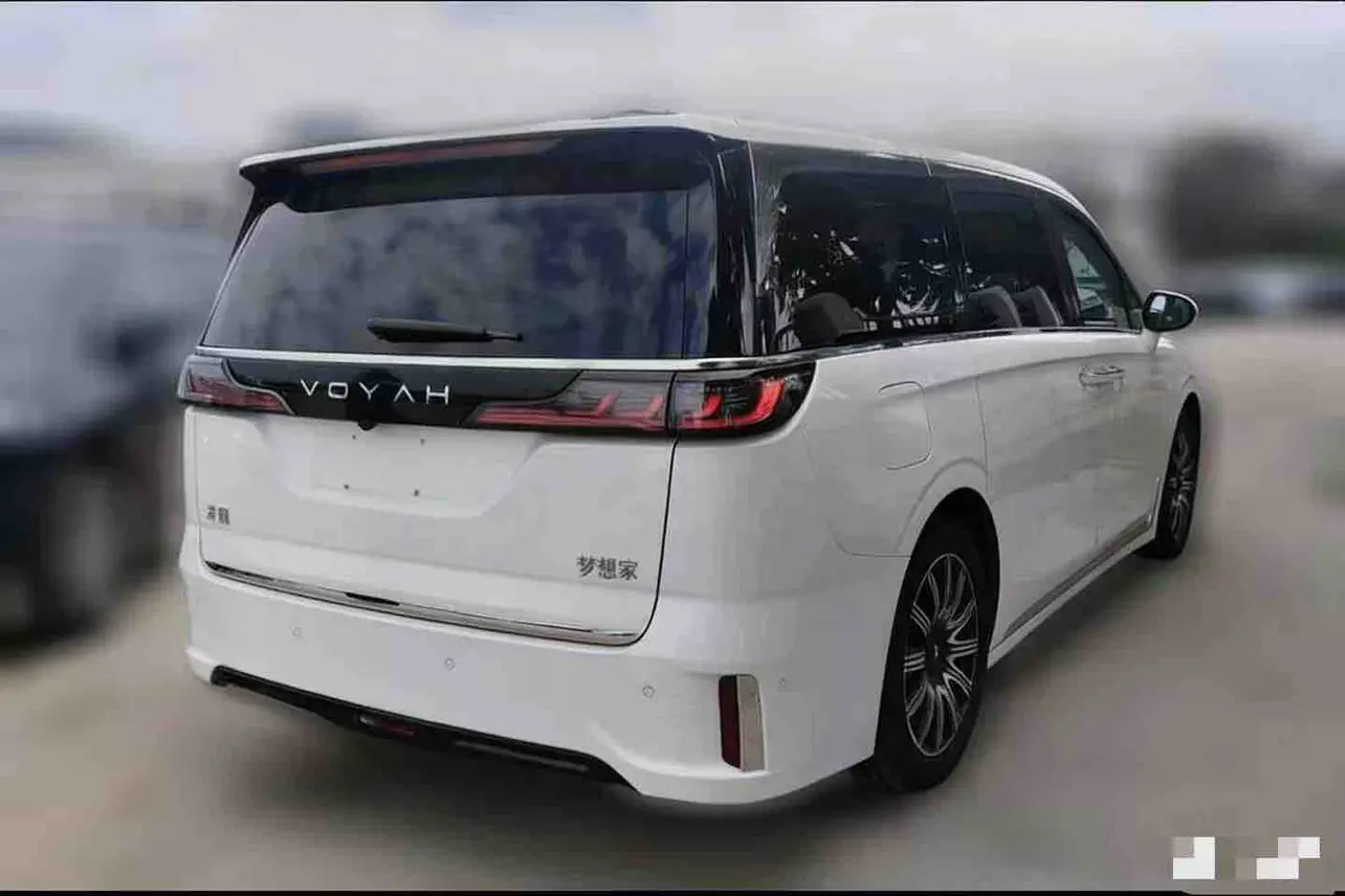 Voyah Lantu Dreamer EV  из Китая