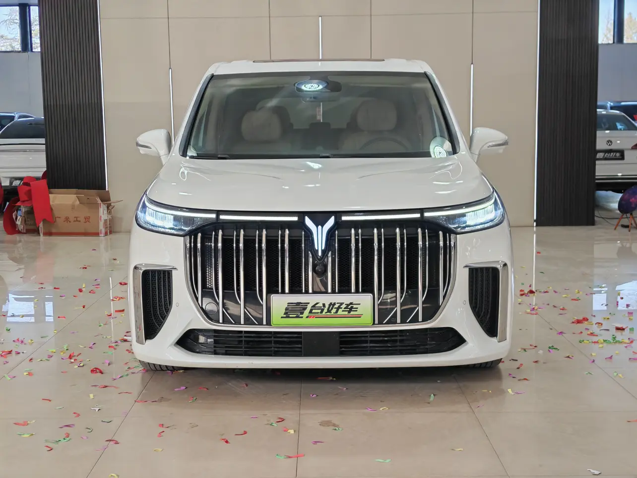 Voyah Lantu Dreamer PHEV  из Китая