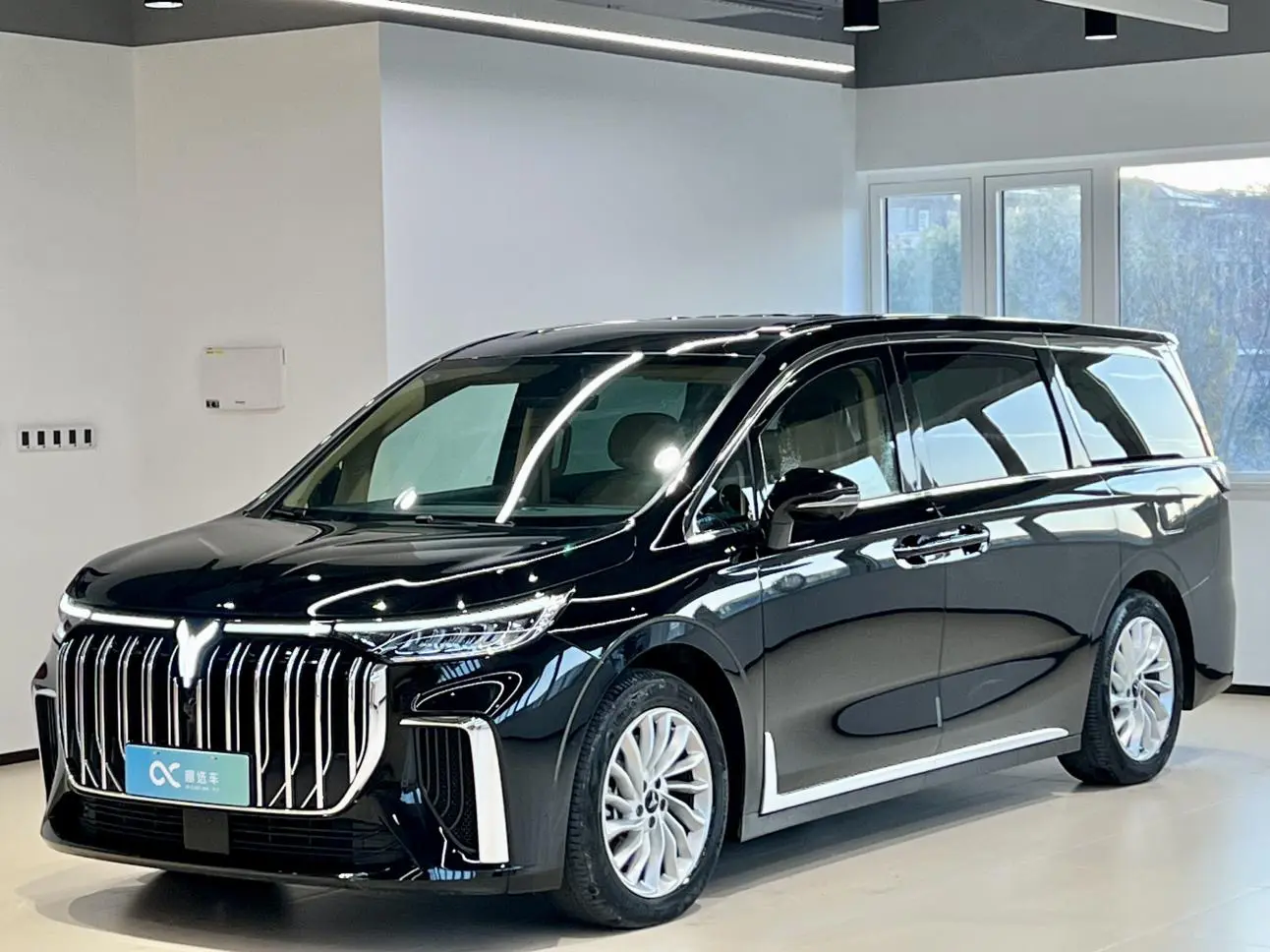 Voyah Lantu Dreamer PHEV  из Китая