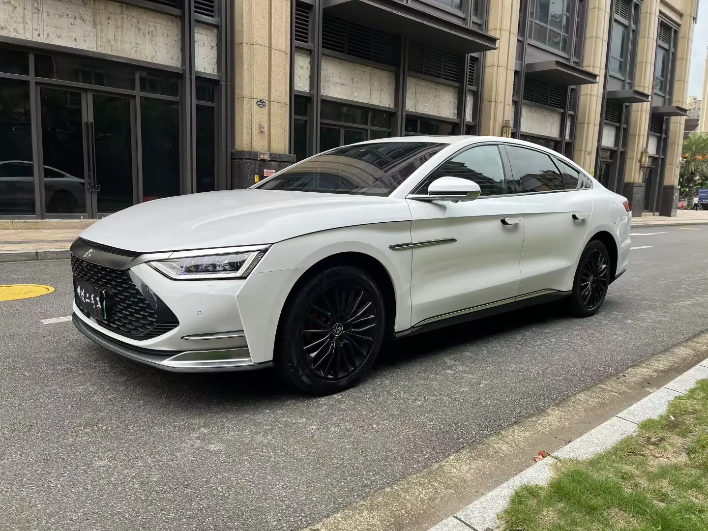 BYD HAN DM  из Китая