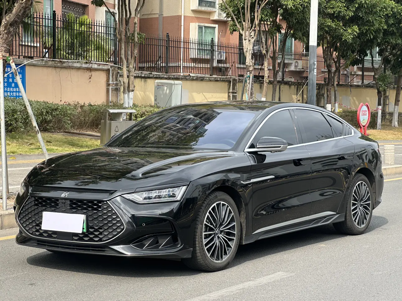 BYD HAN DM  из Китая