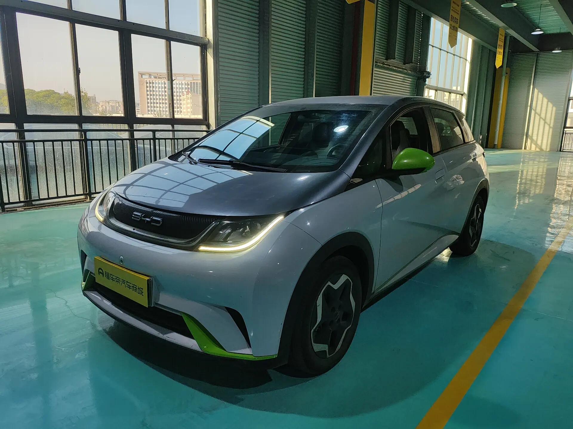 BYD Dolphin  из Китая