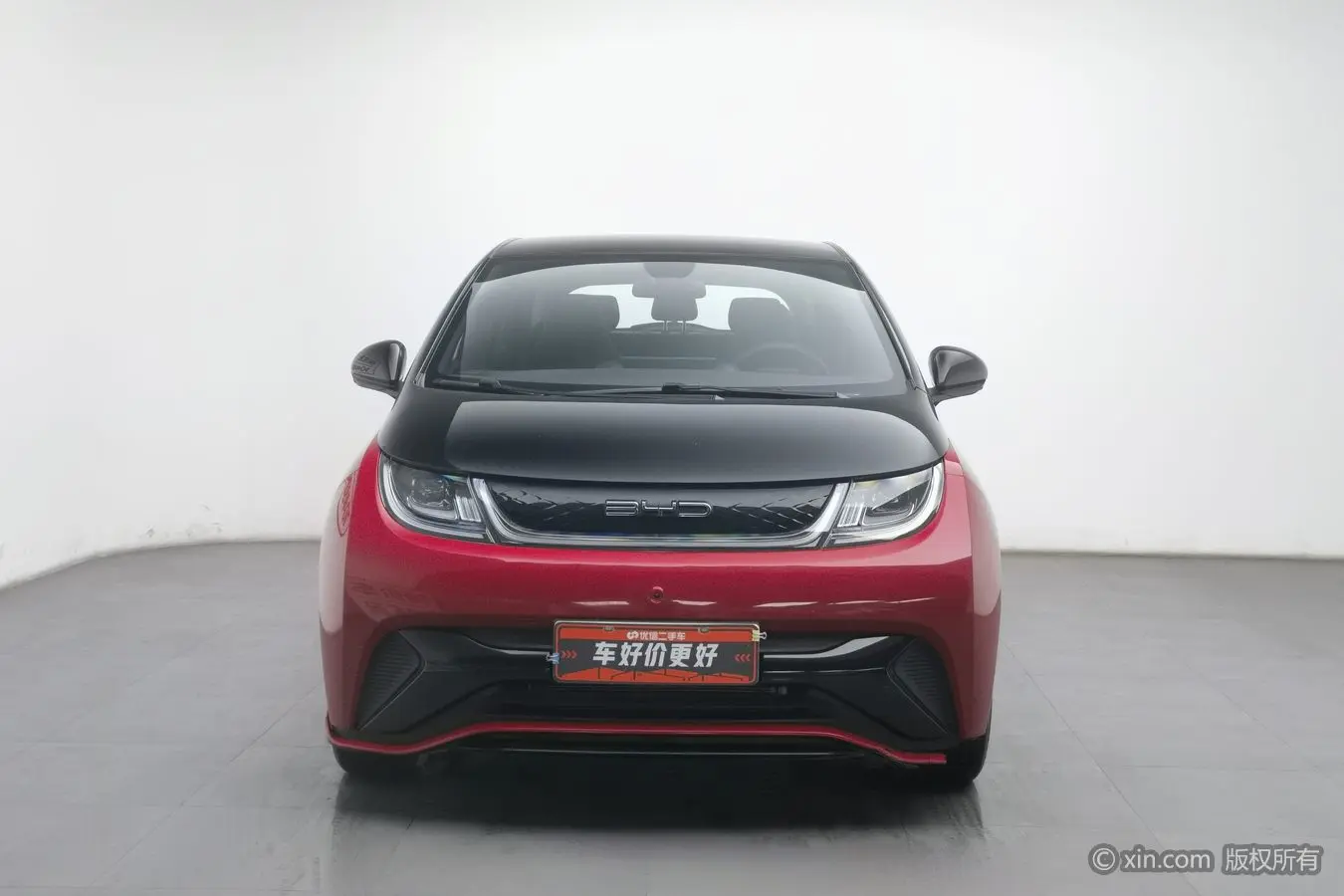 BYD Dolphin  из Китая