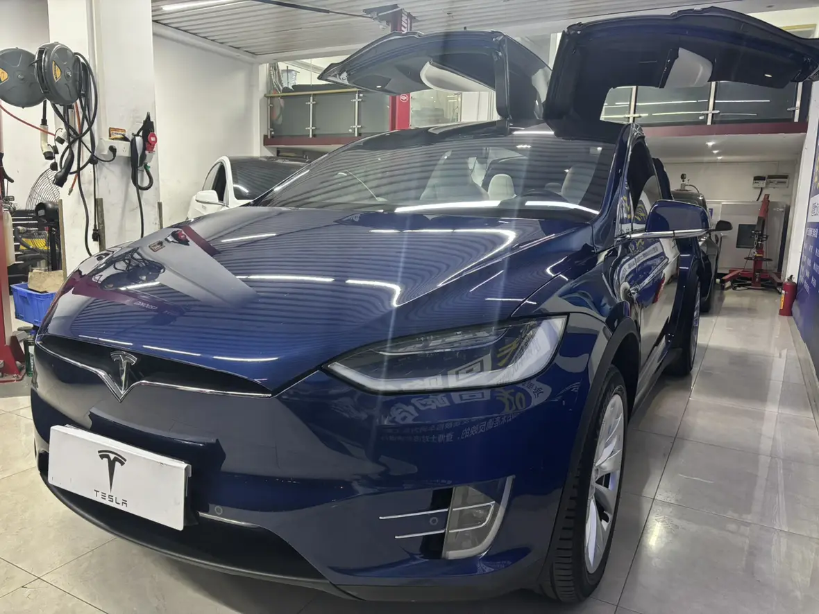 Tesla Model X  из Китая