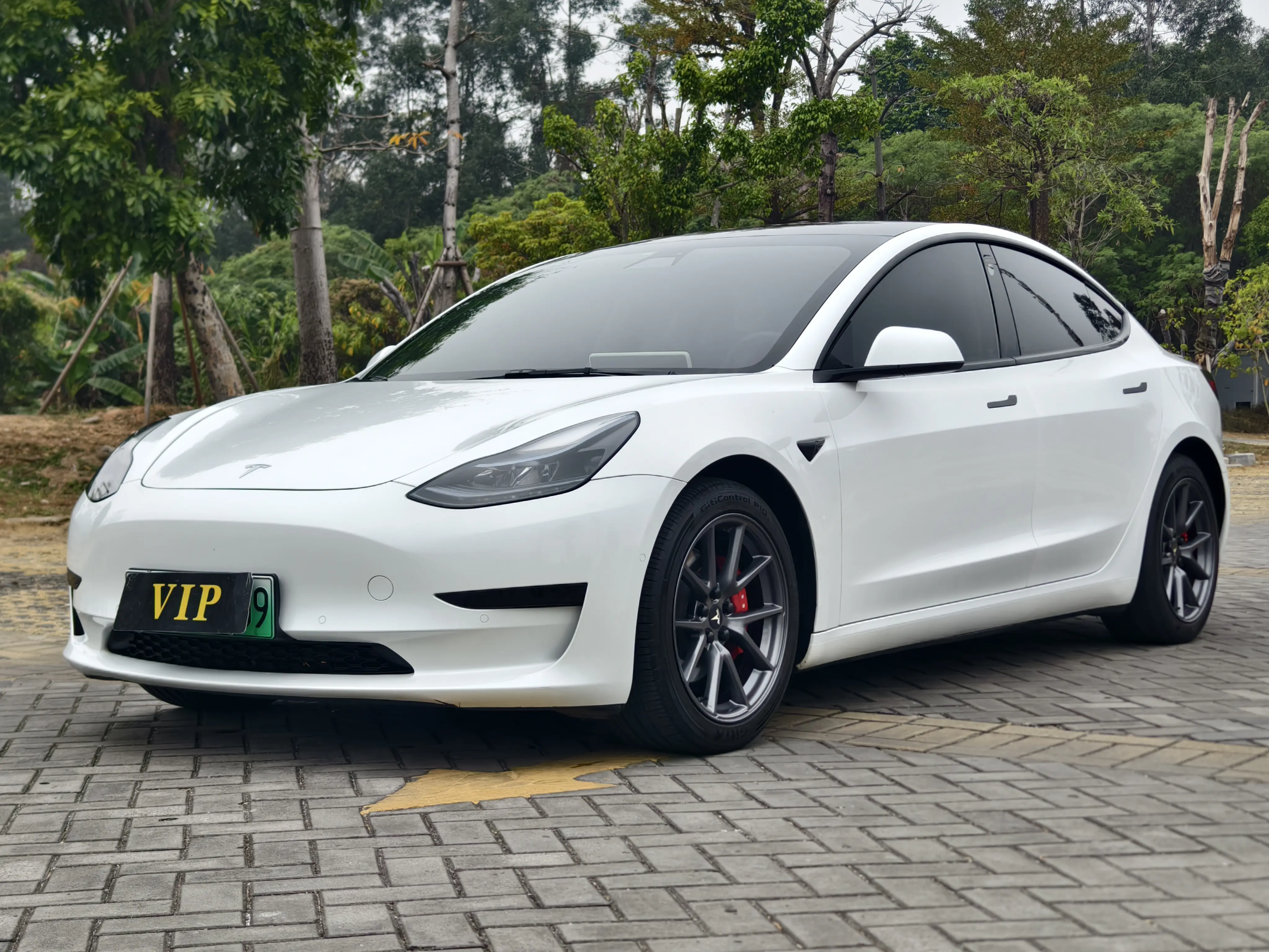 Tesla Model 3  из Китая