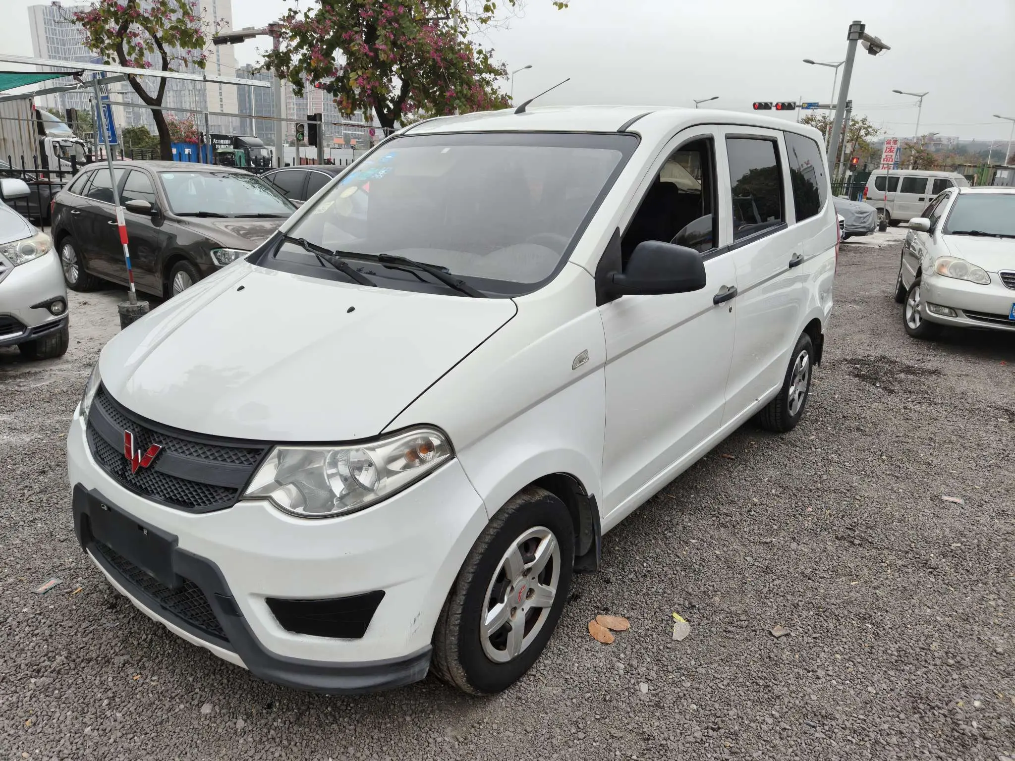 Wuling Hongguang  из Китая