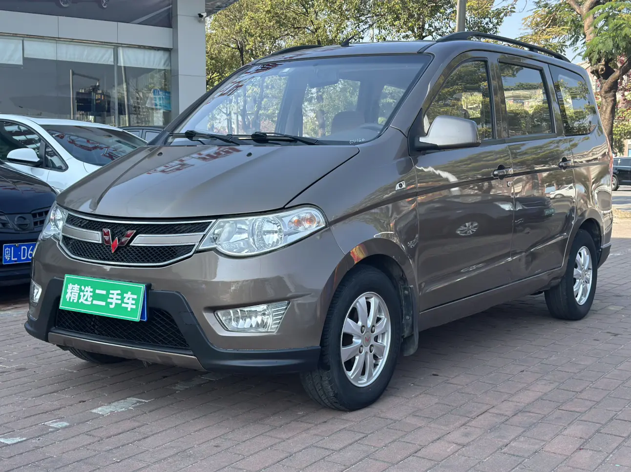 Wuling Hongguang  из Китая