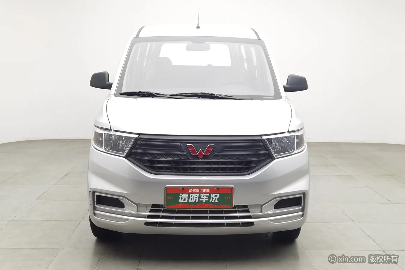 Wuling Hongguang V  из Китая