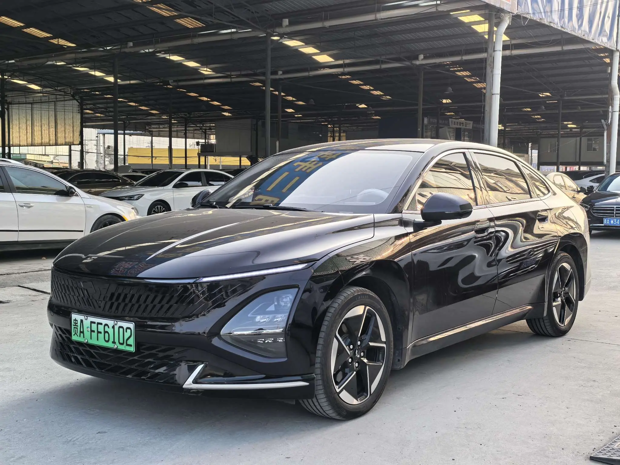 Wuling Starlight PHEV  из Китая