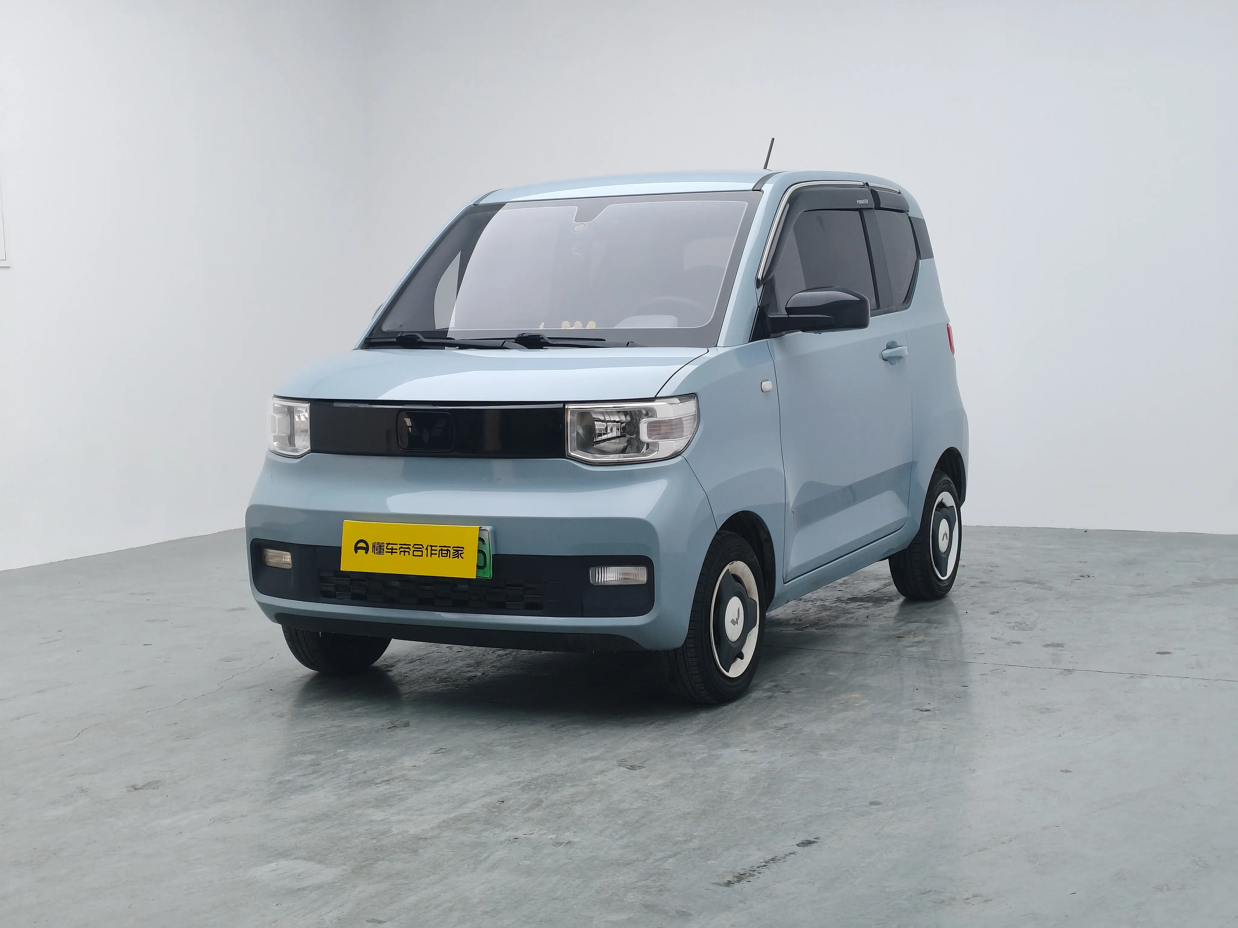 Wuling Hongguang MINIEV  из Китая