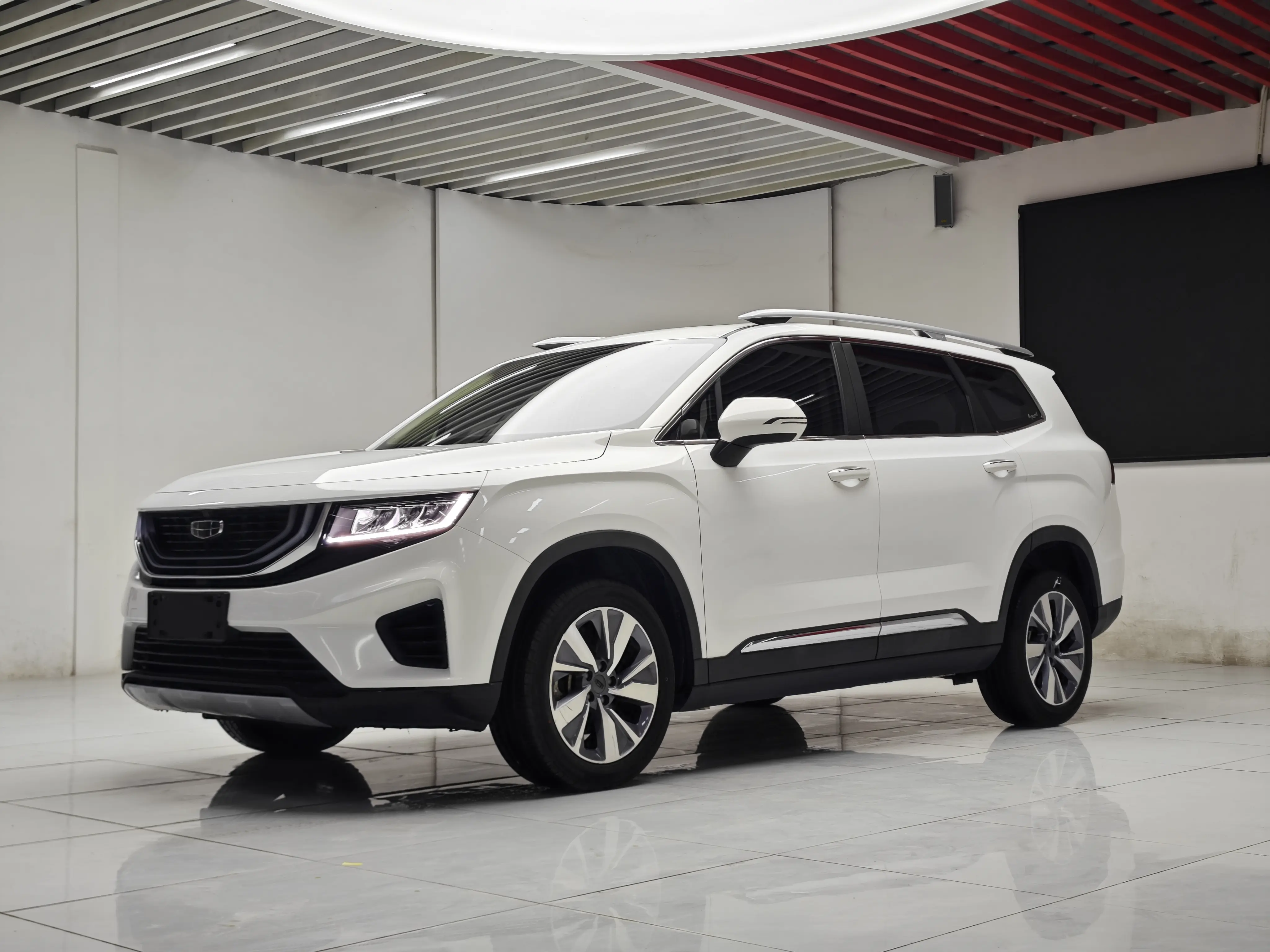 Geely Okavango  из Китая