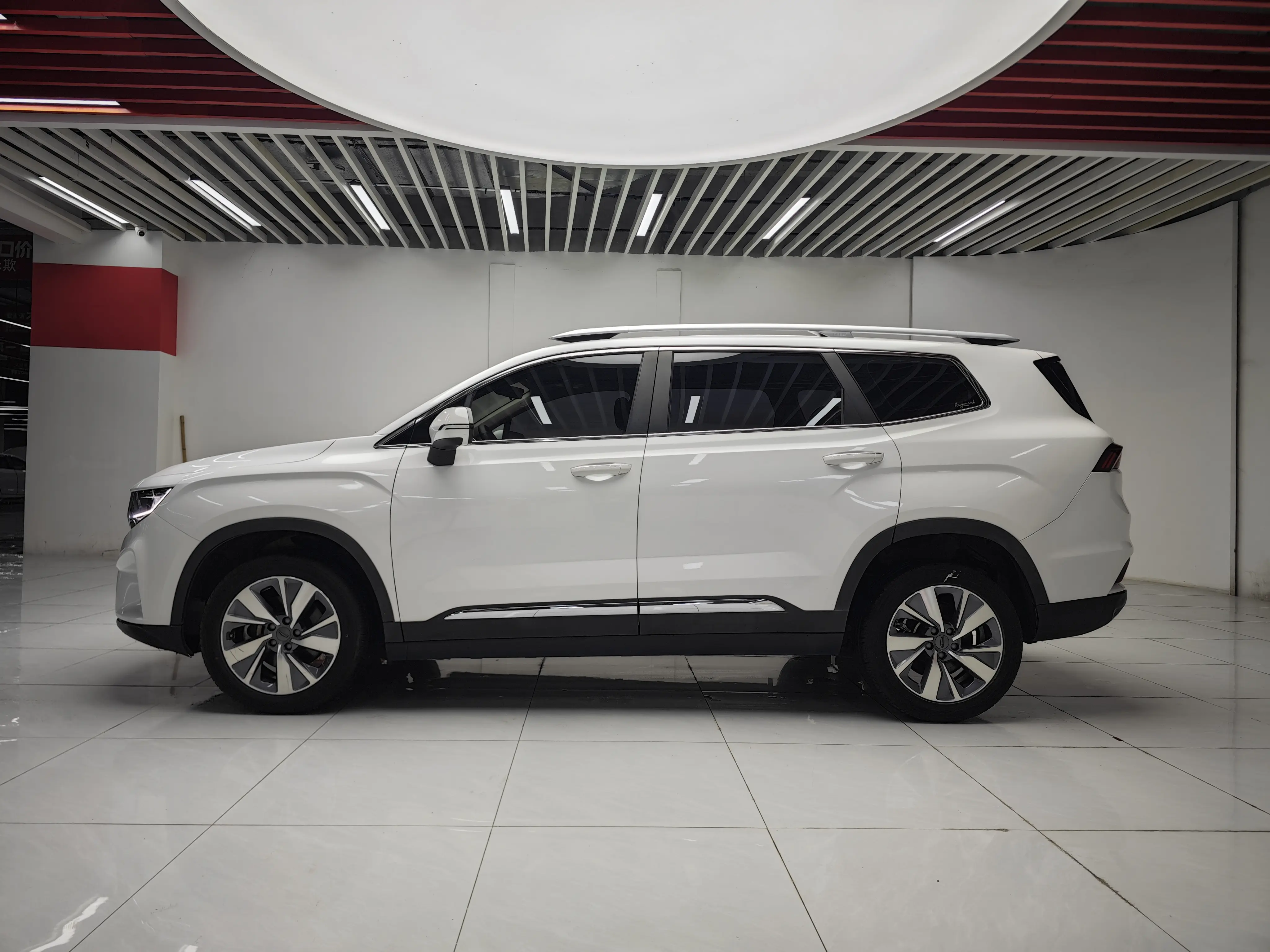 Geely Okavango  из Китая