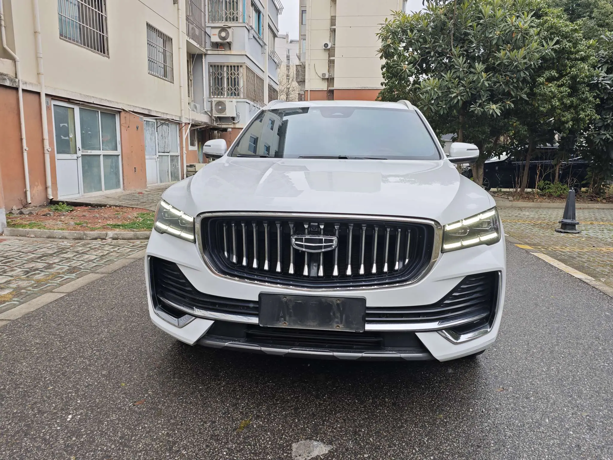 Geely Monjaro (Xingyue L)  из Китая