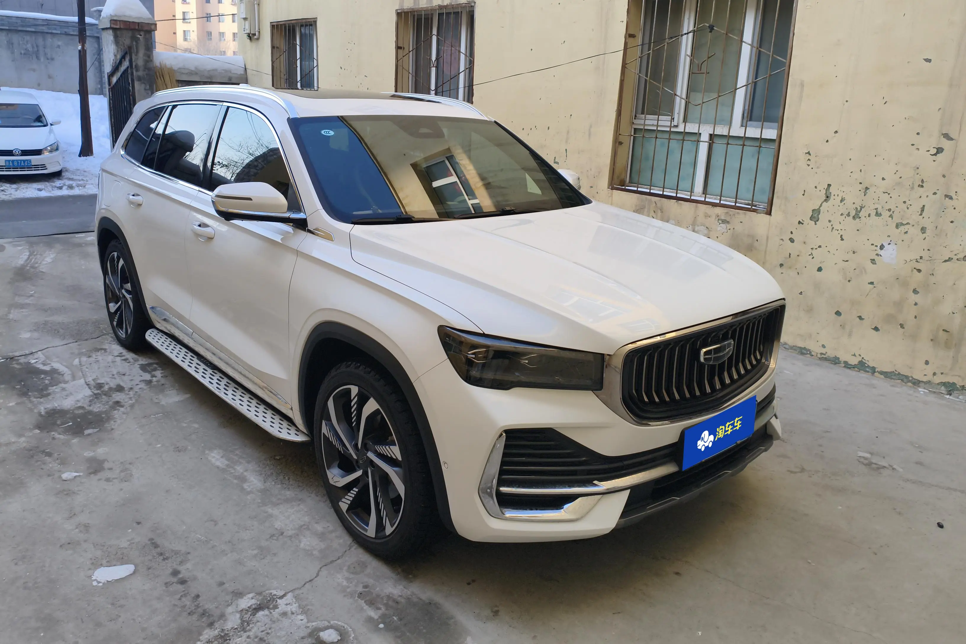 Geely Monjaro (Xingyue L)  из Китая